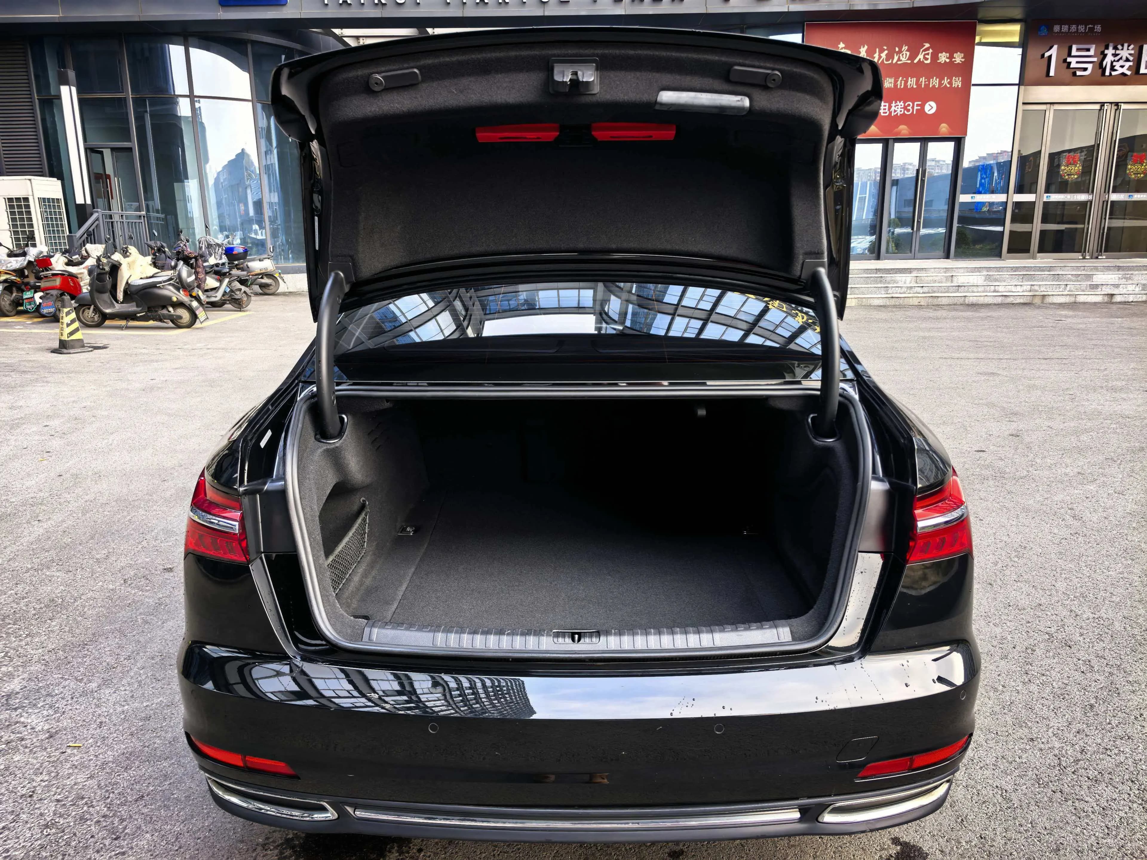 Audi A6L 2021 г. 90081 км. — фото 12
