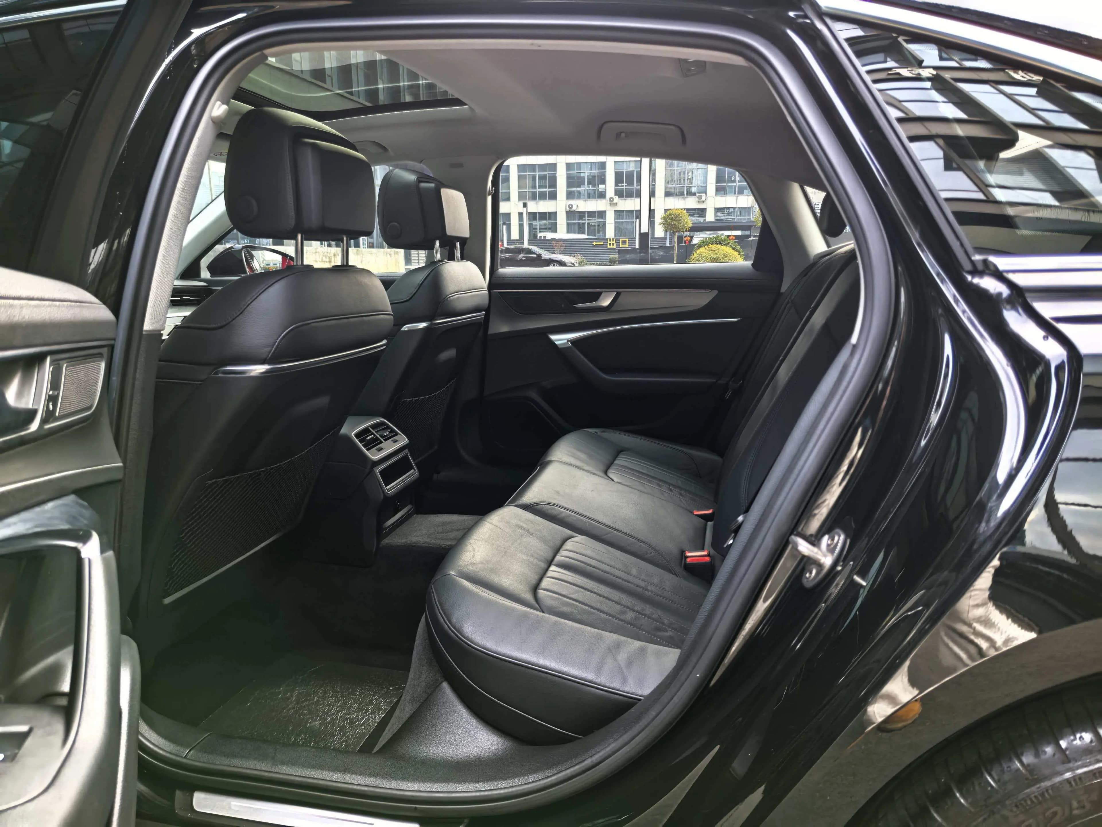 Audi A6L 2021 г. 90081 км. — фото 10