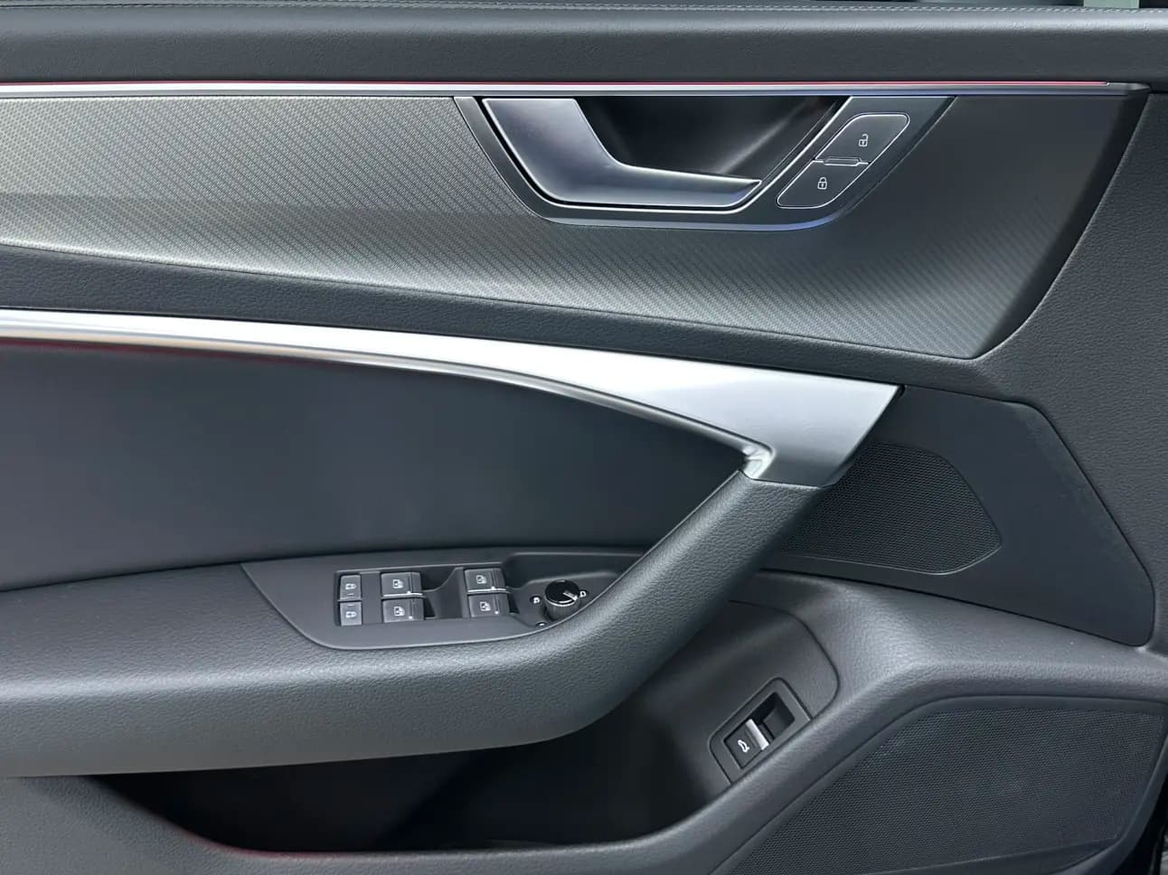 Audi A6L 2024 г. 6000 км. — фото 7