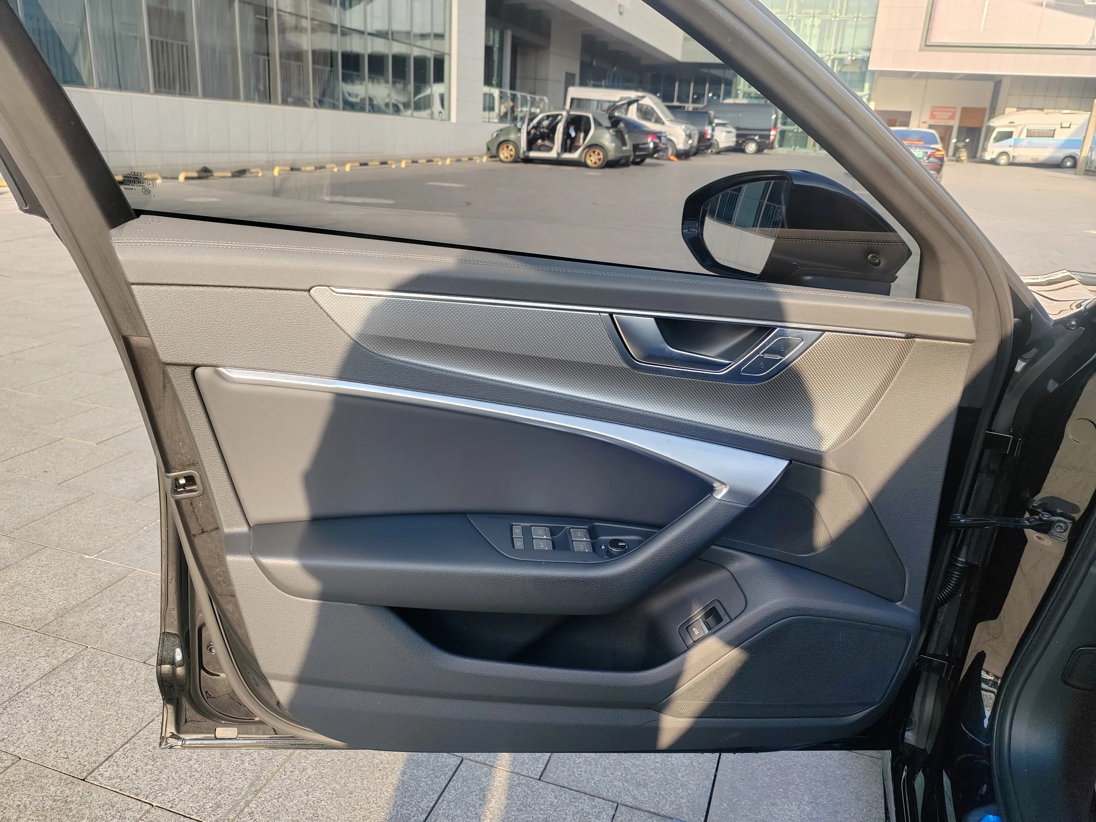 Audi A6L 2023 г. 34000 км. — фото 14