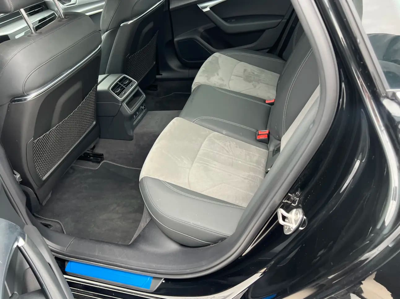 Audi A6L 2025 г. 30000 км. — фото 10