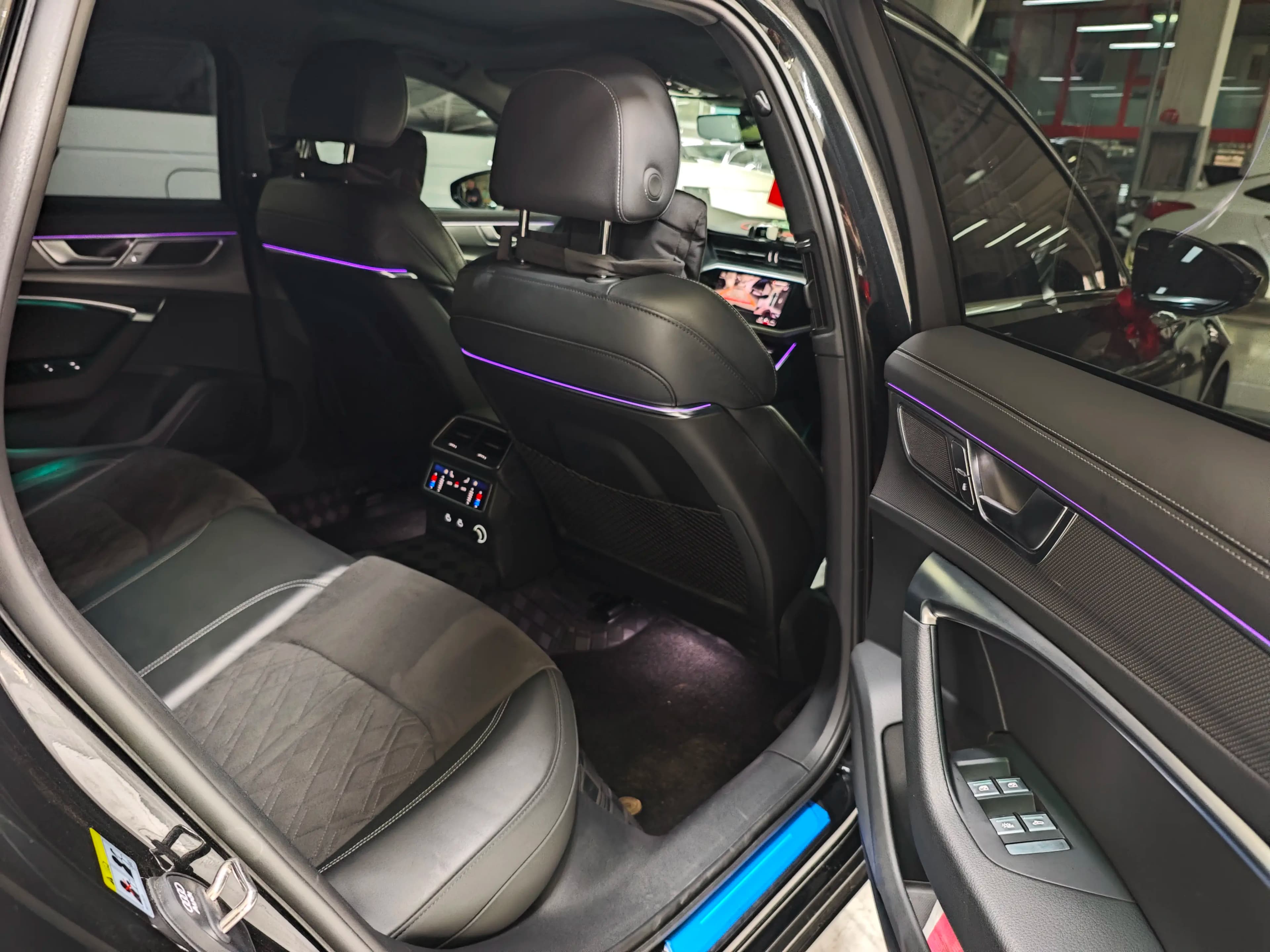 Audi A6L 2025 г. 27000 км. — фото 10