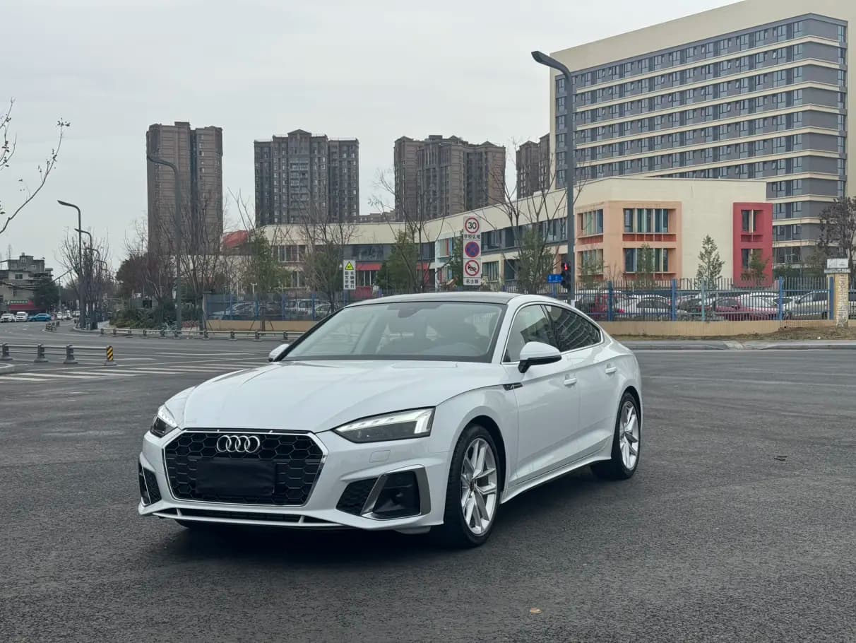 Audi A5 2024 г. 3815 км.