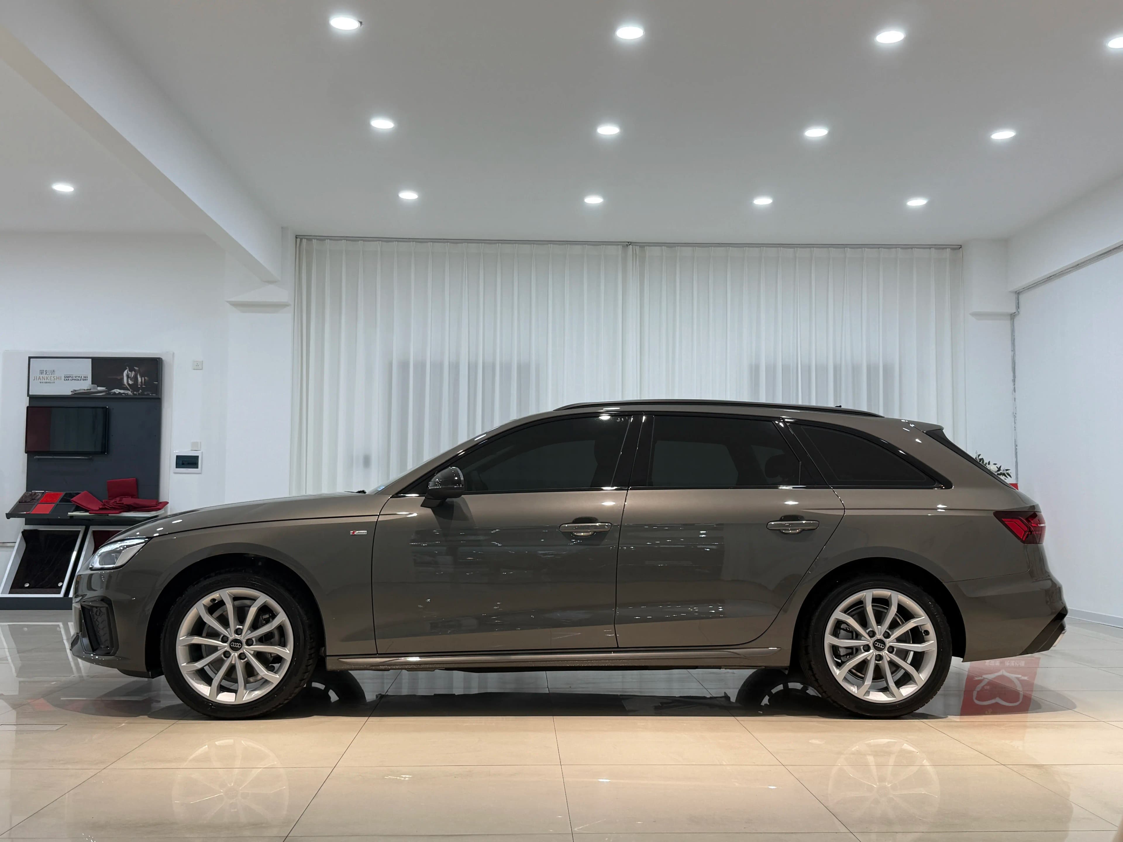 Audi A4 2024 г. 2144 км. — фото 2