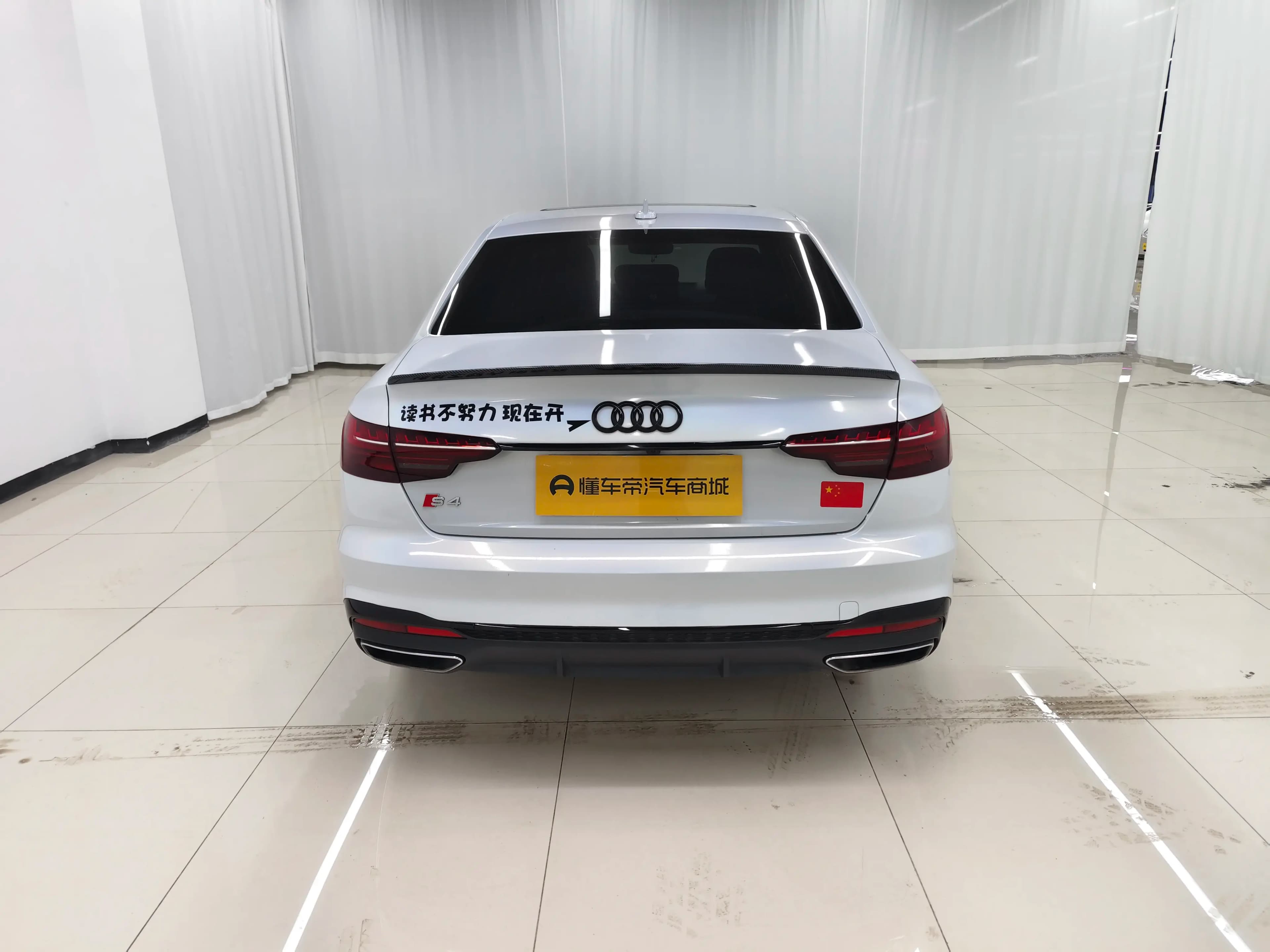 Audi A4L 2022 г. 40689 км. — фото 3