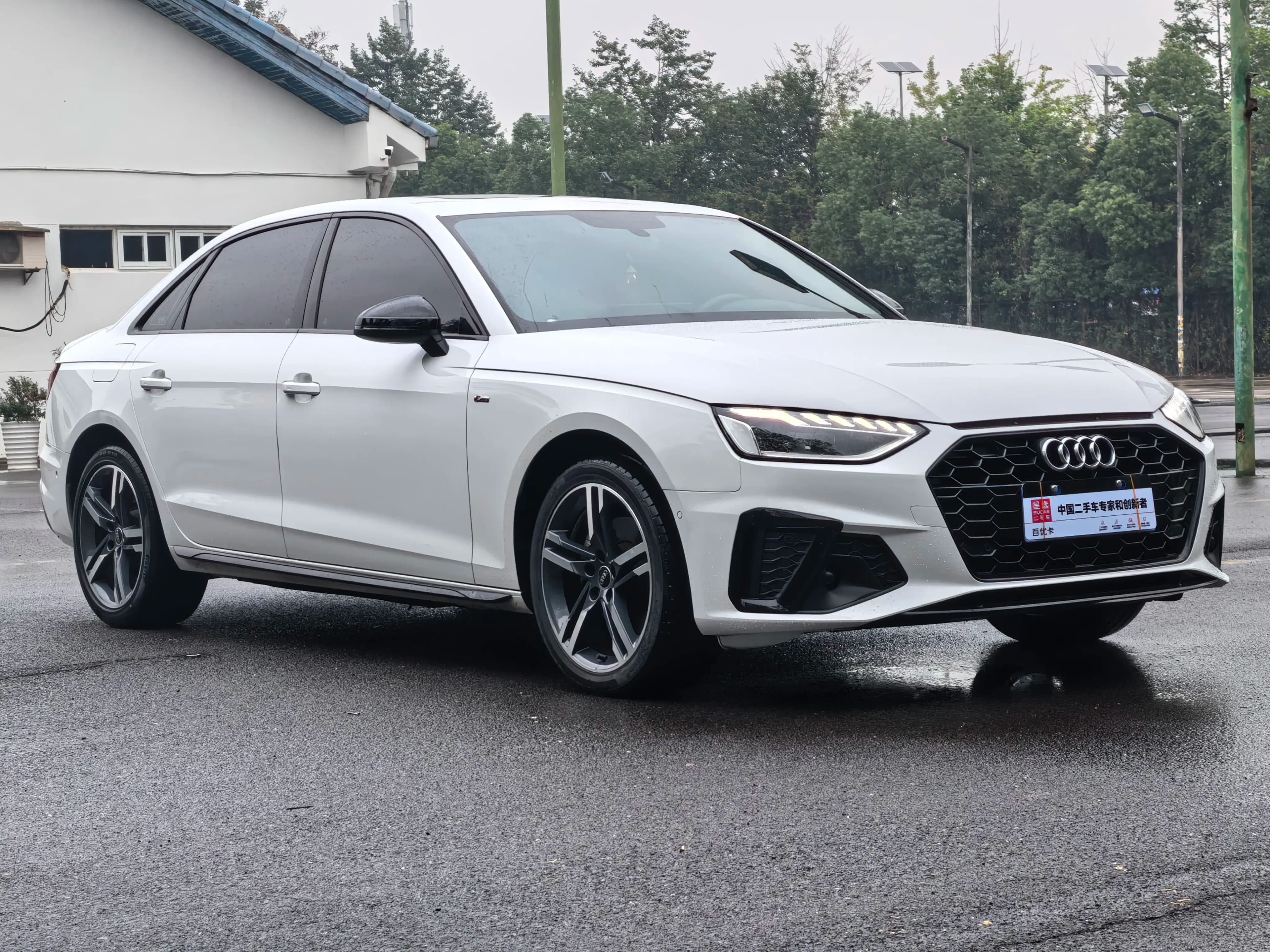 Audi A4L 2022 г. 51936 км. — фото 2