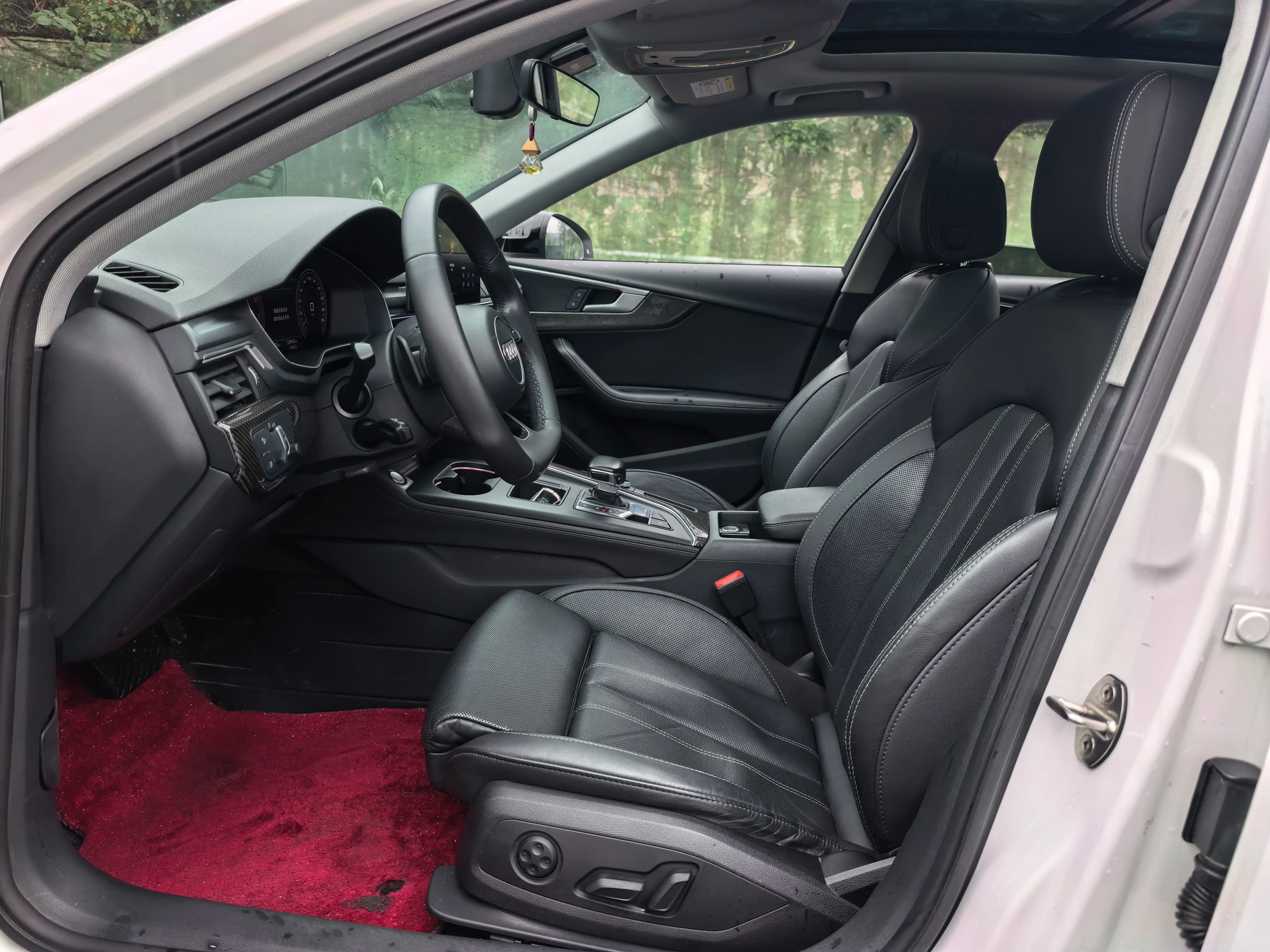 Audi A4L 2022 г. 51936 км. — фото 15