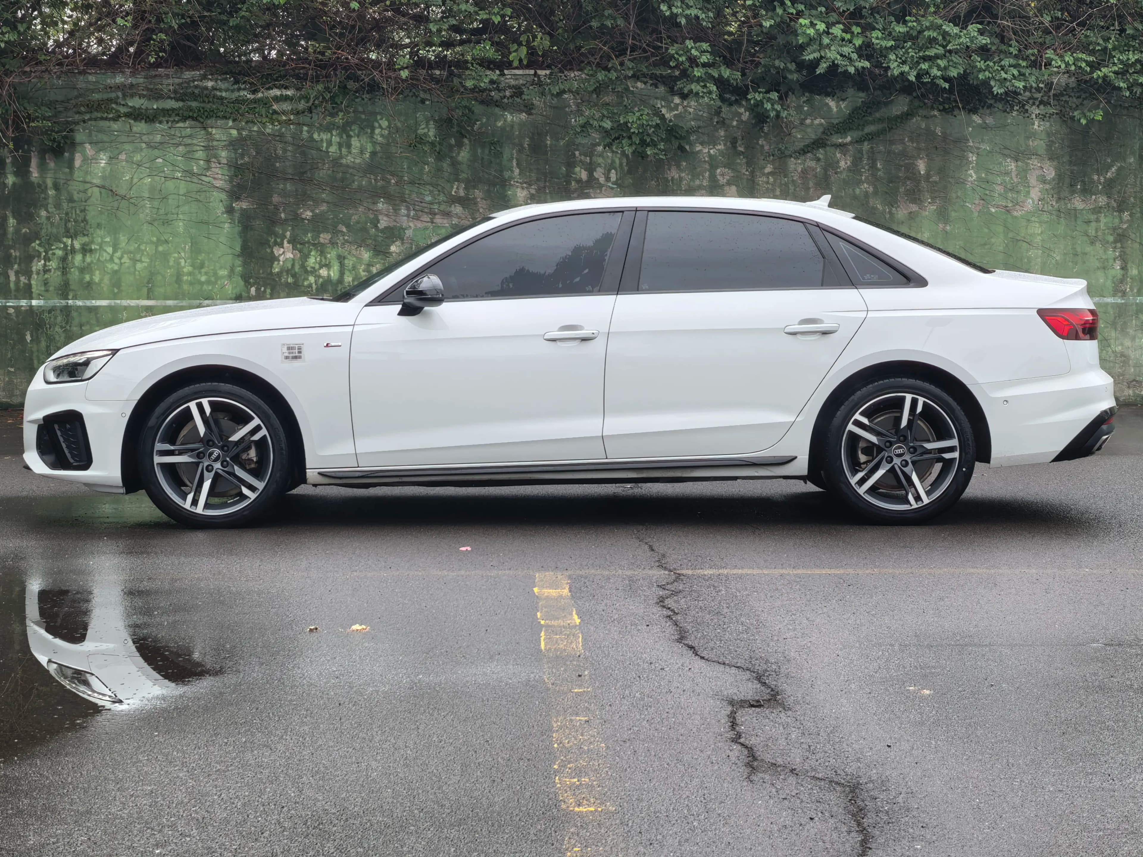 Audi A4L 2022 г. 51936 км. — фото 3