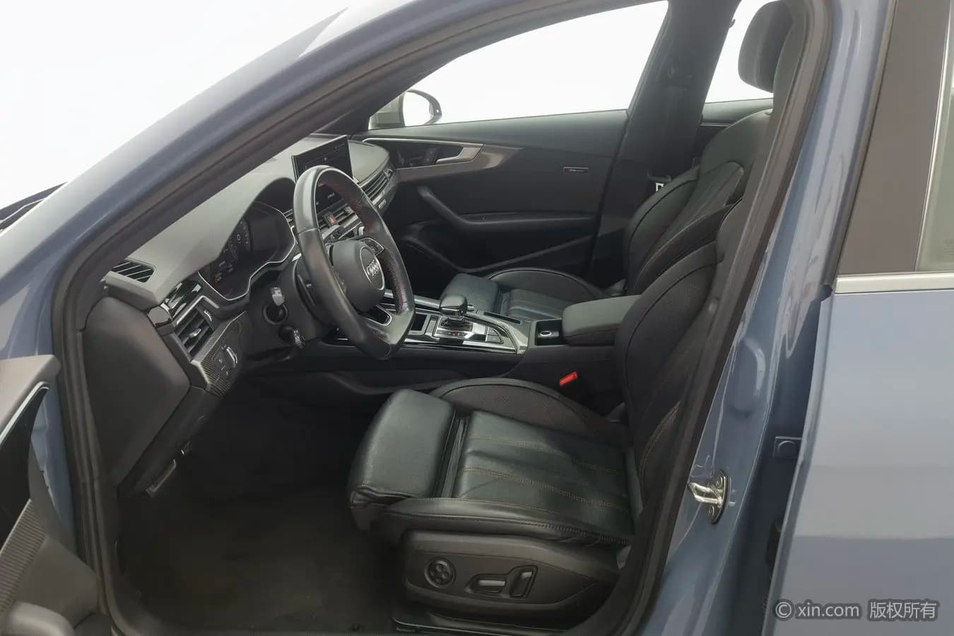 Audi A4L 2022 г. 72139 км. — фото 15
