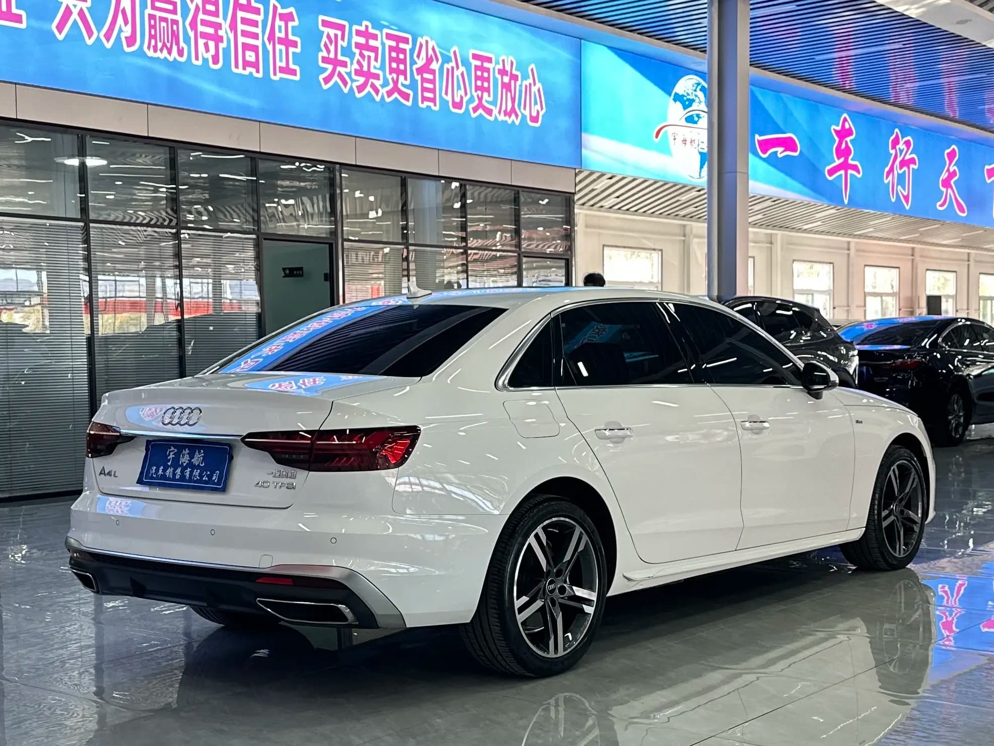 Audi A4L 2023 г. 21041 км. — фото 3