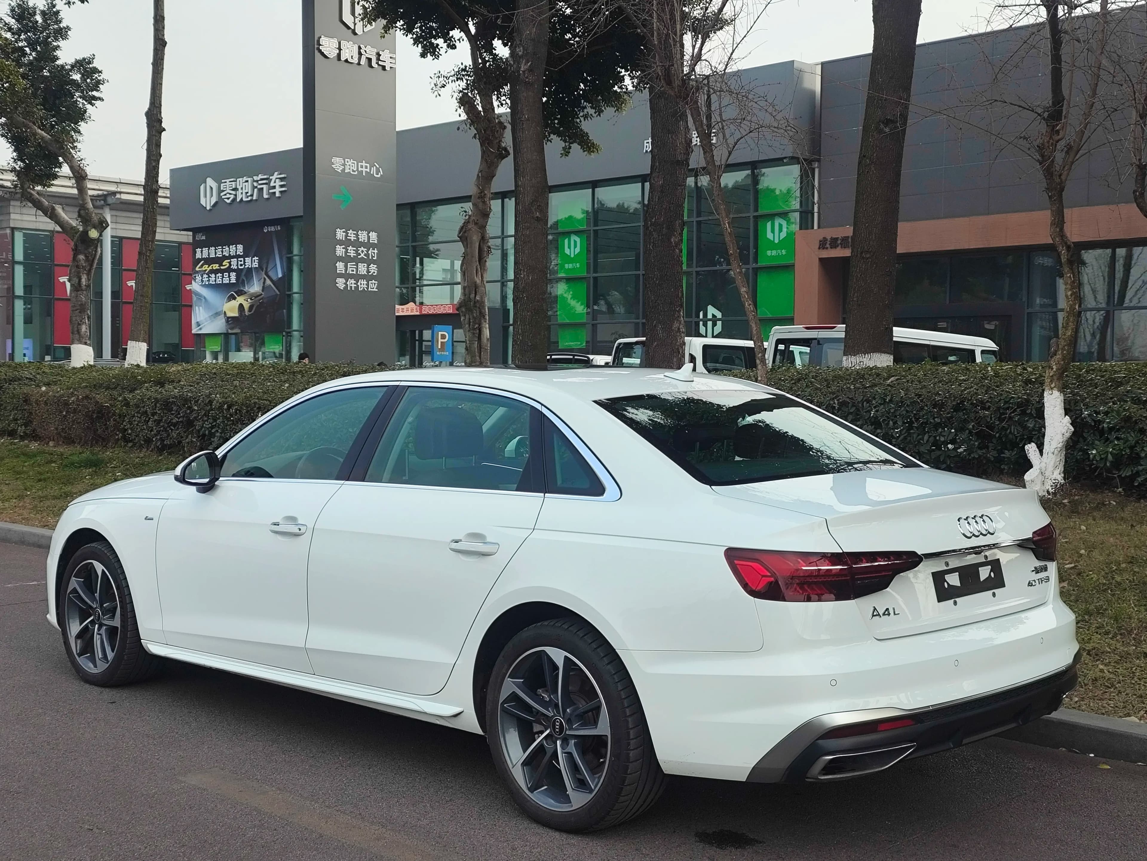 Audi A4L 2023 г. 30035 км. — фото 4