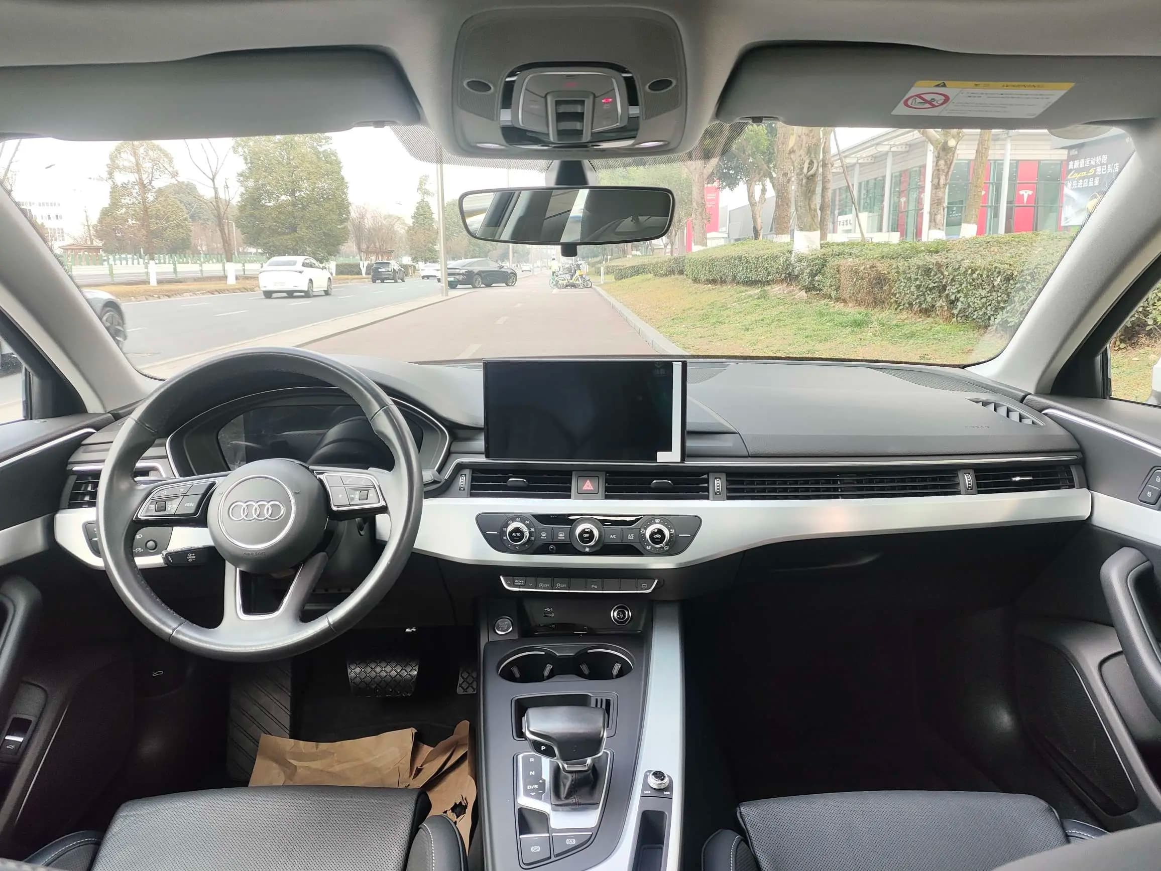 Audi A4L 2023 г. 30035 км. — фото 7