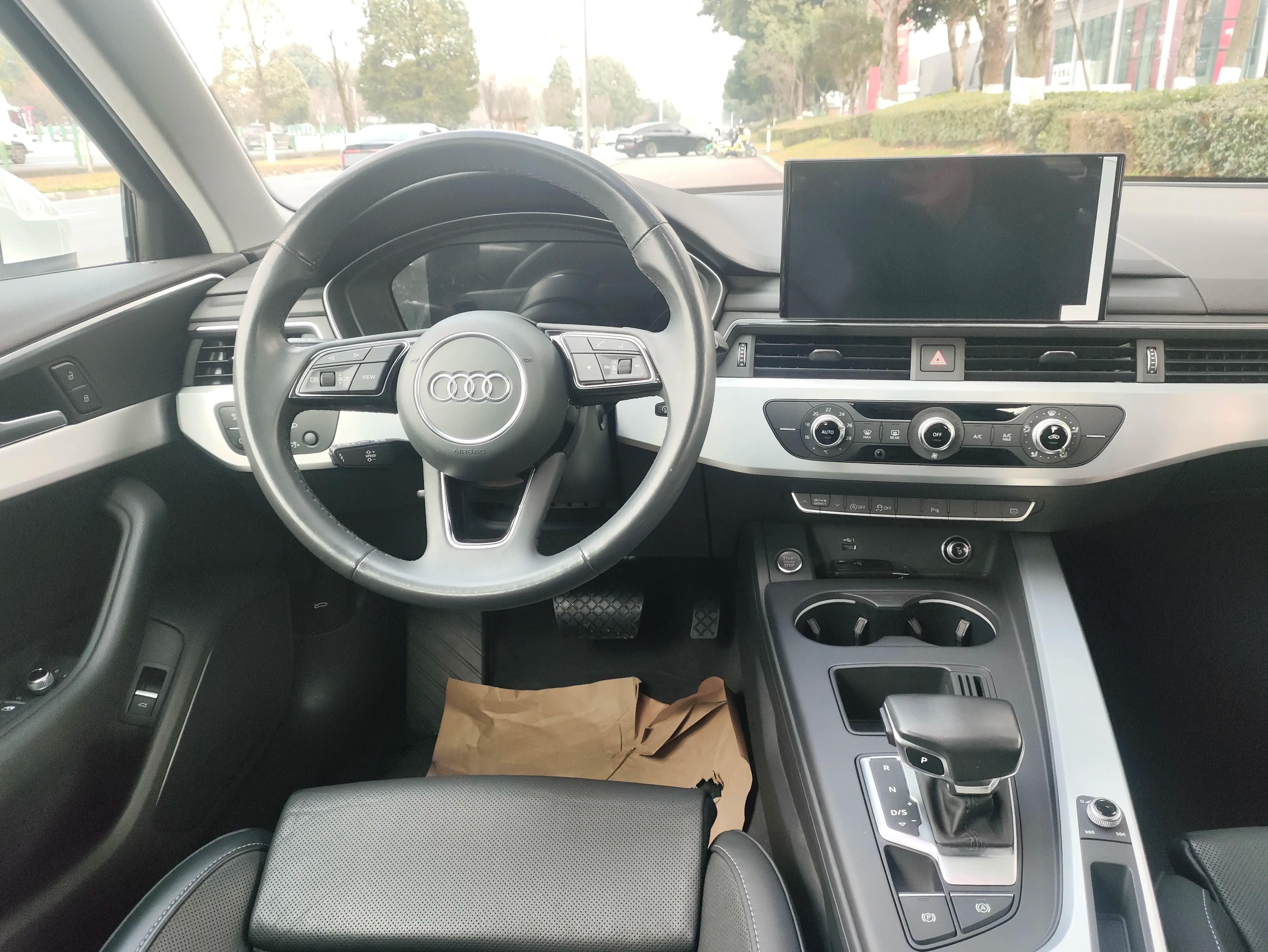 Audi A4L 2023 г. 30035 км. — фото 9