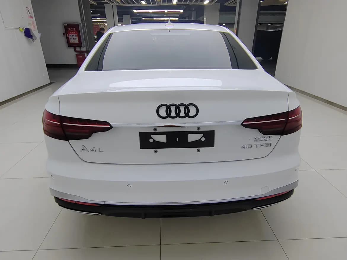 Audi A4L 2021 г. 45709 км. — фото 4