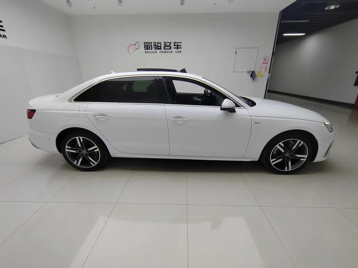 Audi A4L 2021 г. 45709 км. — фото 6