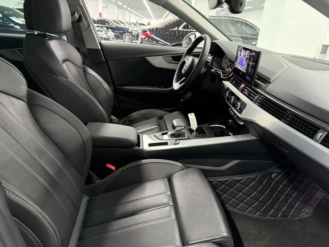 Audi A4L 2024 г. 19135 км. — фото 12