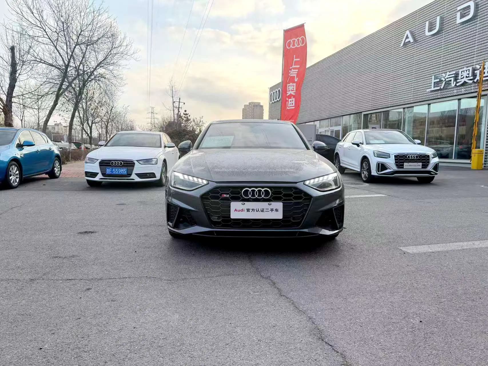 Audi A4L 2021 г. 75033 км. — фото 2