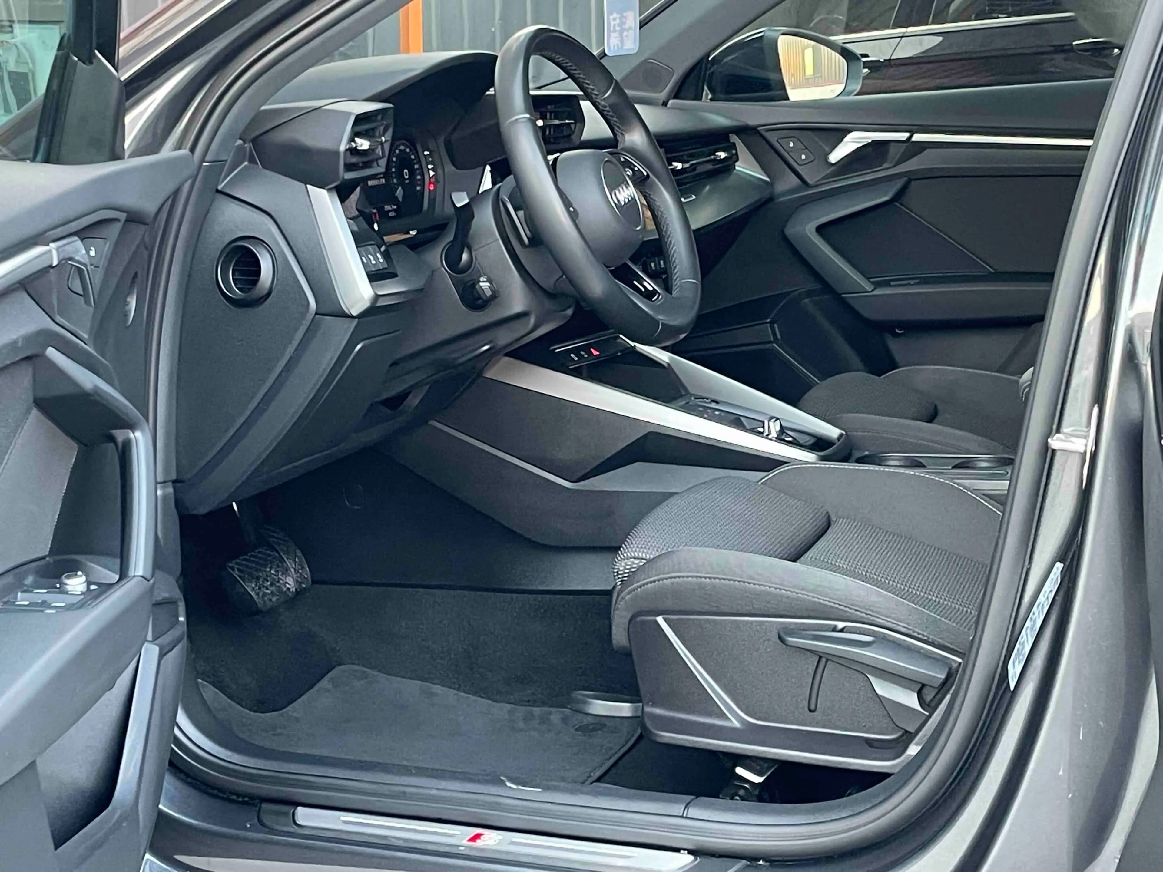 Audi A3 2023 г. 68109 км. — фото 8