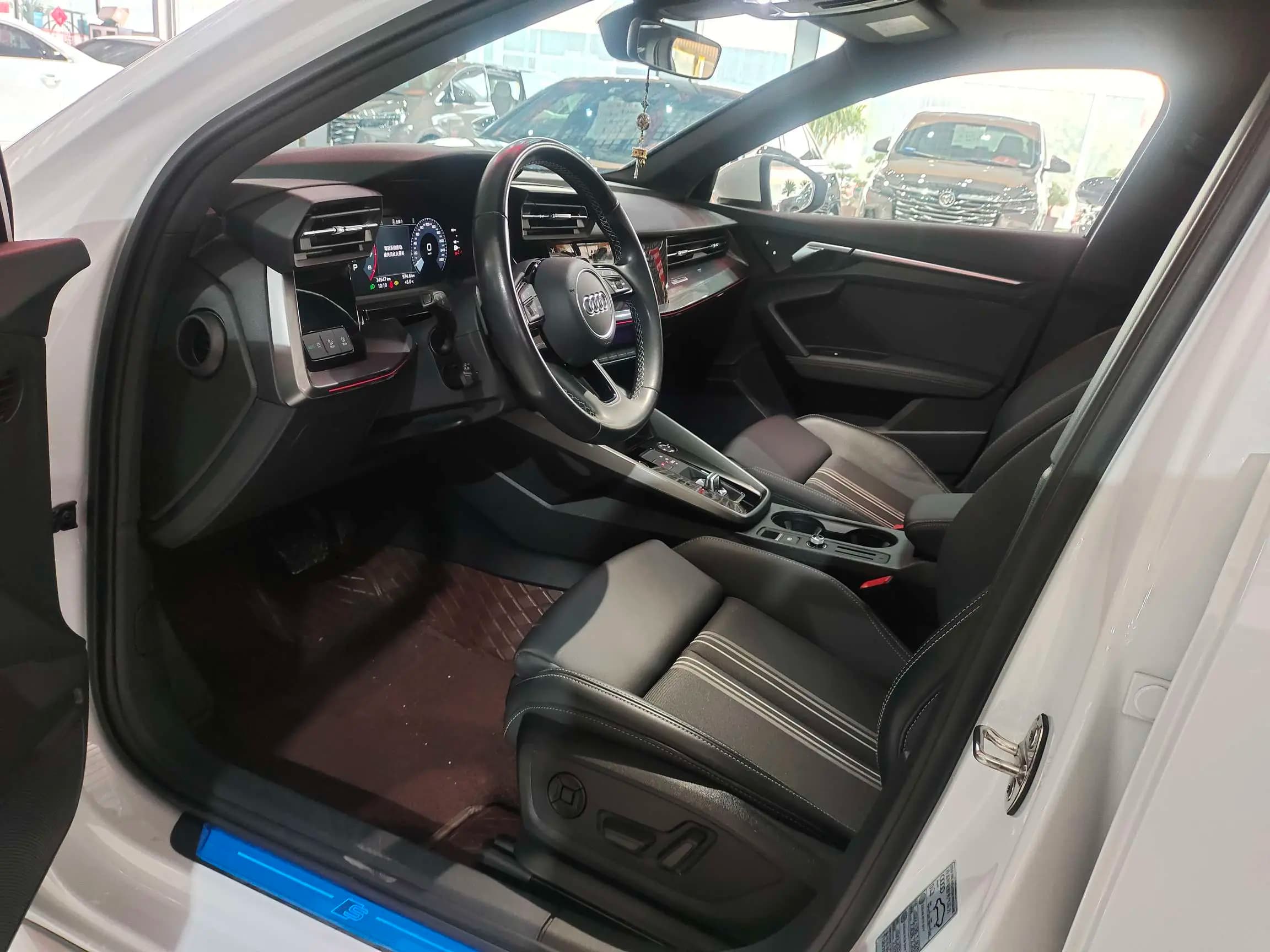 Audi A3 2024 г. 34110 км. — фото 8