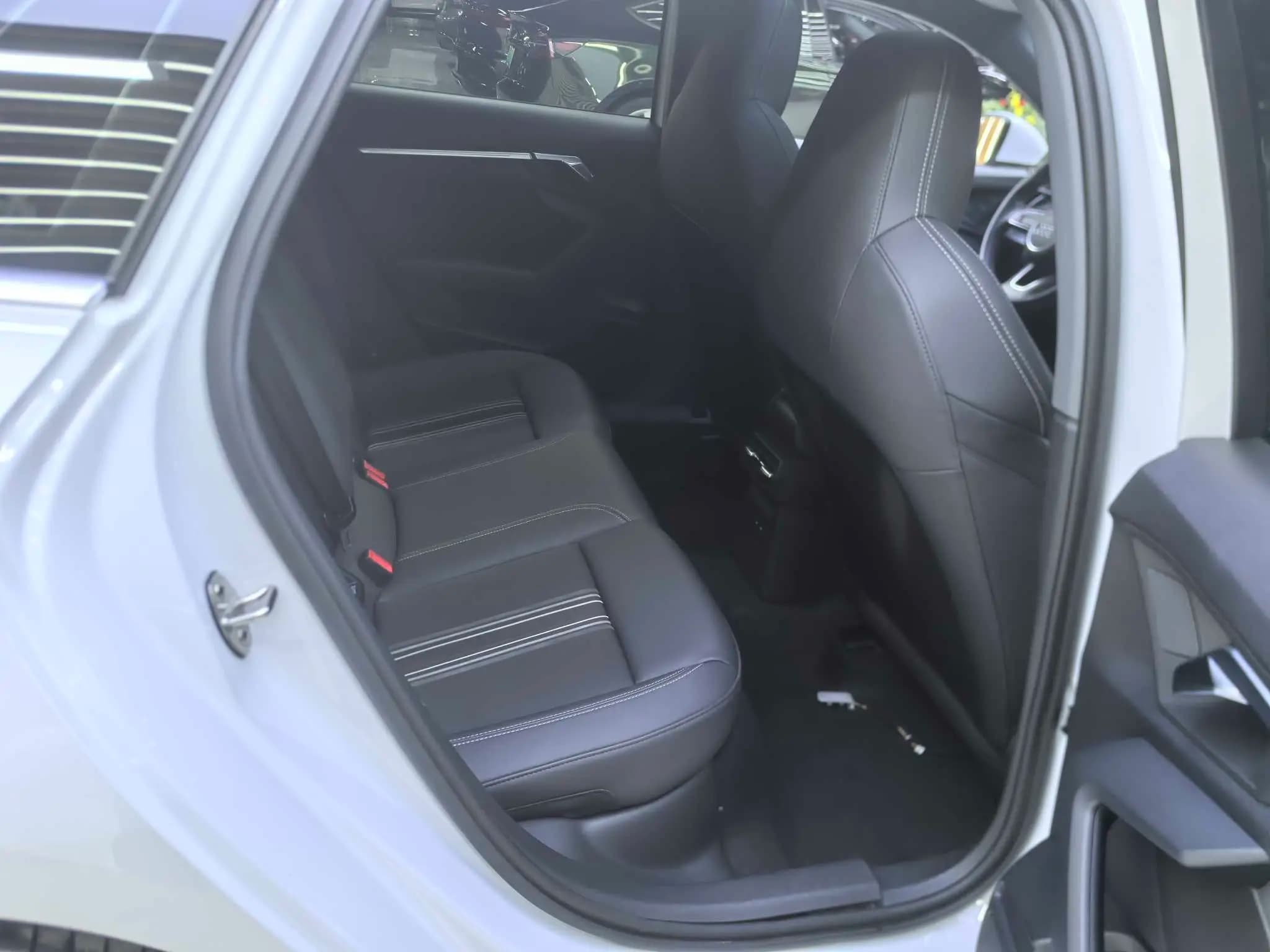 Audi A3 2023 г. 34038 км. — фото 17