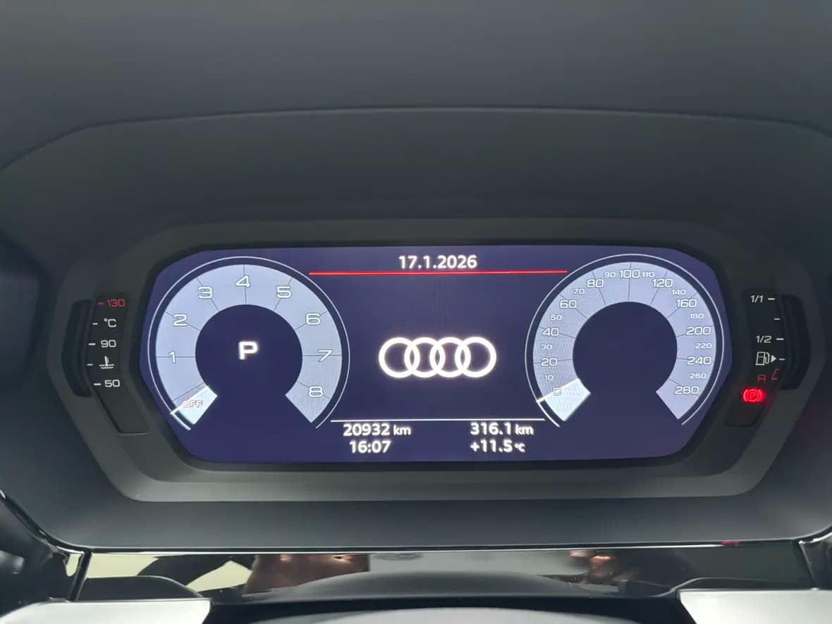 Audi A3 2022 г. 20032 км. — фото 8