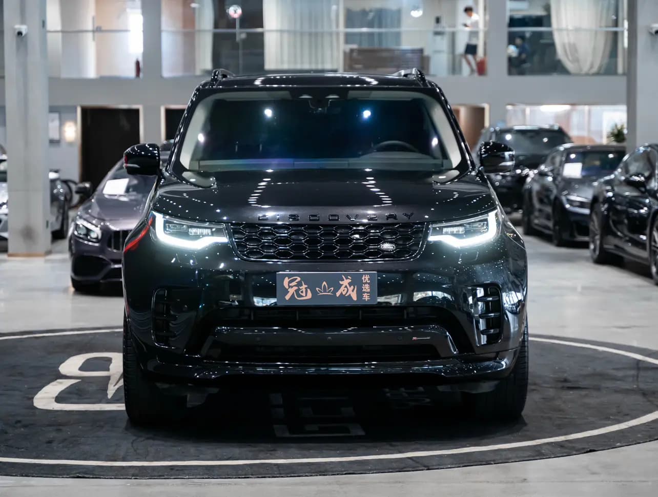 Land Rover Discovery 2021 г. 99149 км. — фото 2