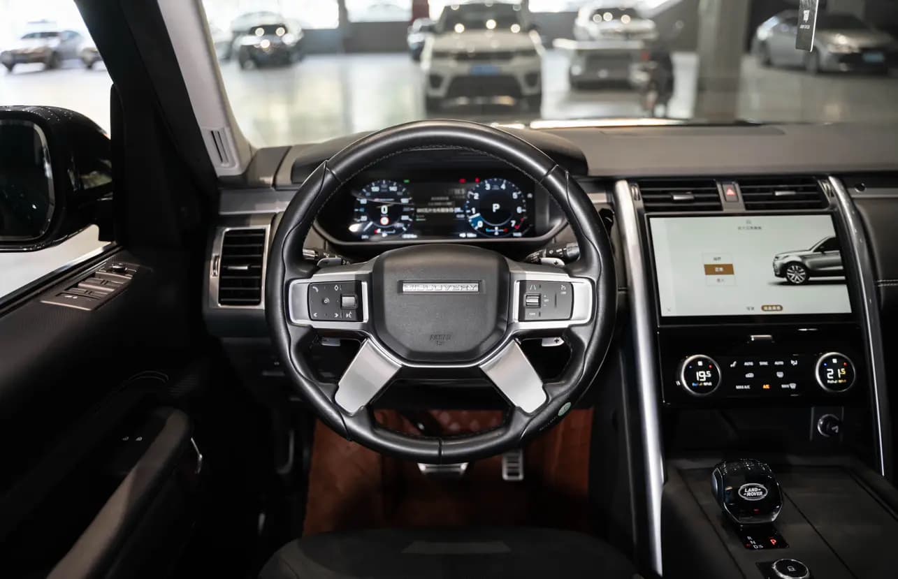 Land Rover Discovery 2021 г. 99149 км. — фото 16