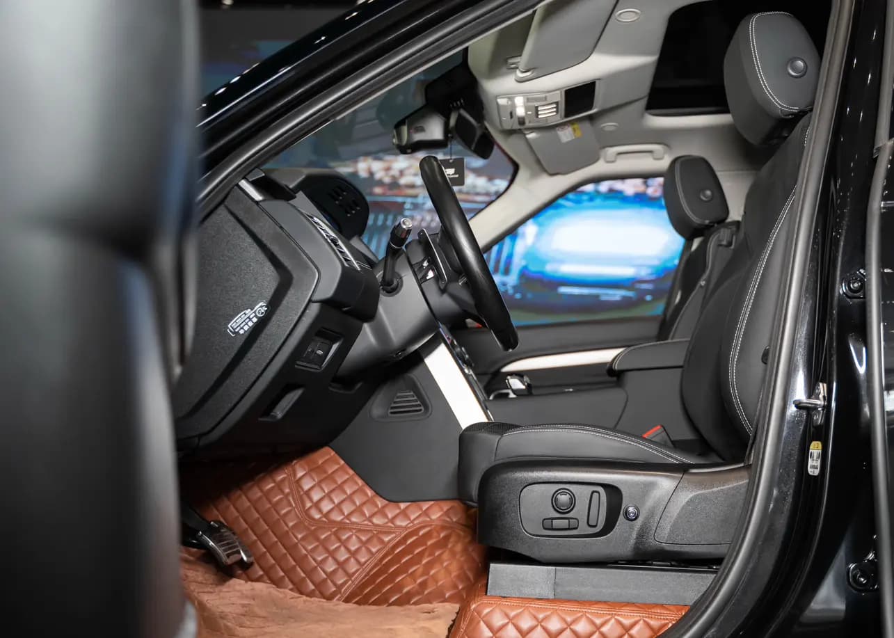 Land Rover Discovery 2021 г. 99149 км. — фото 19