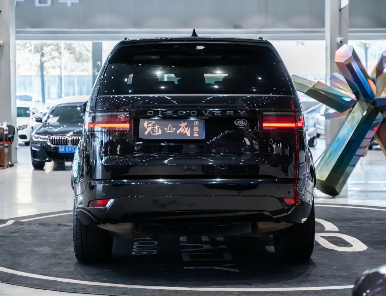 Land Rover Discovery 2021 г. 99149 км. — фото 4