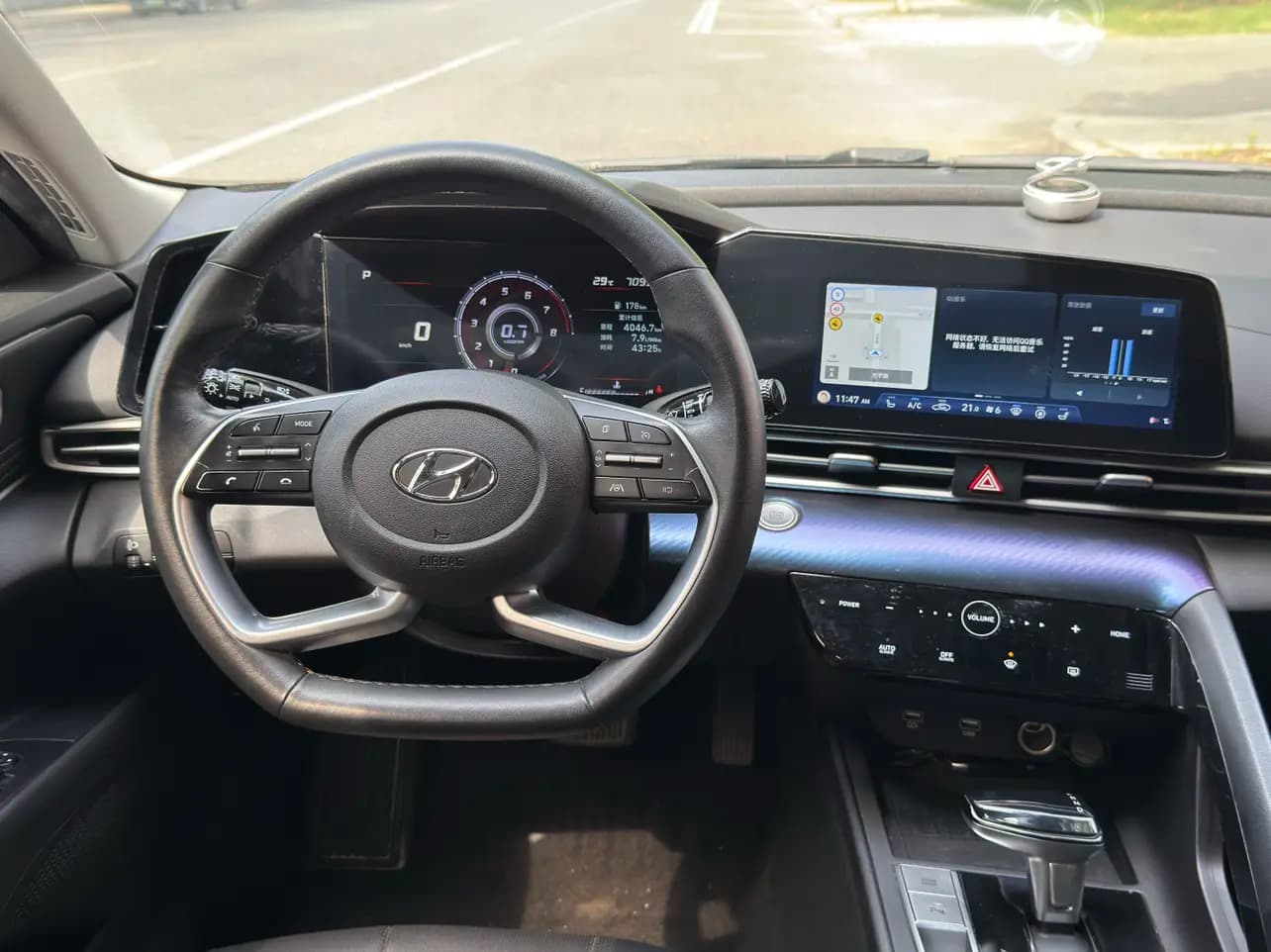 Hyundai Elantra 2022 г. 70023 км. — фото 15
