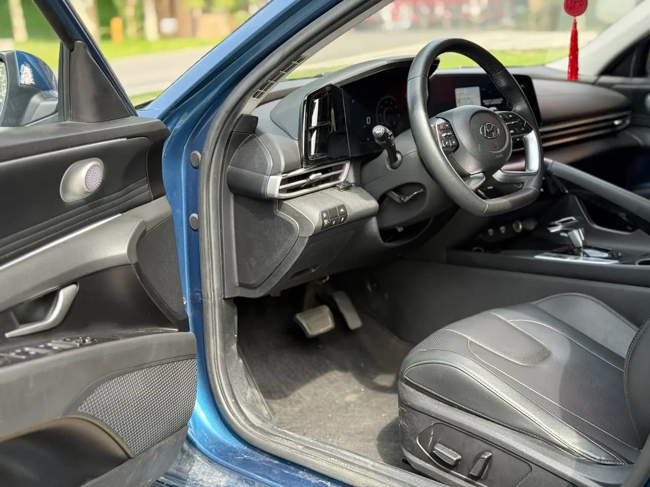 Hyundai Elantra 2022 г. 70023 км. — фото 18
