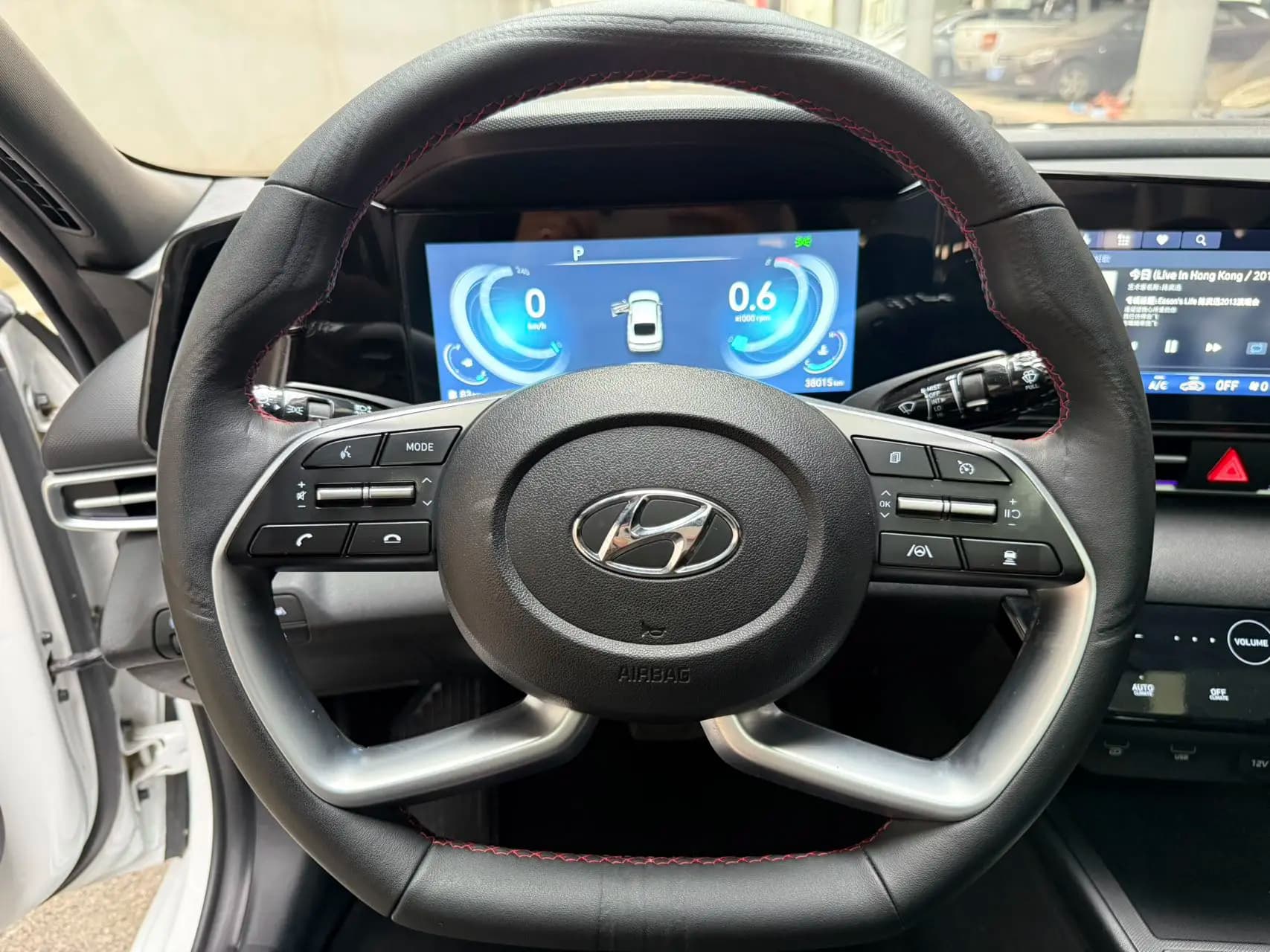 Hyundai Elantra 2023 г. 38022 км. — фото 17