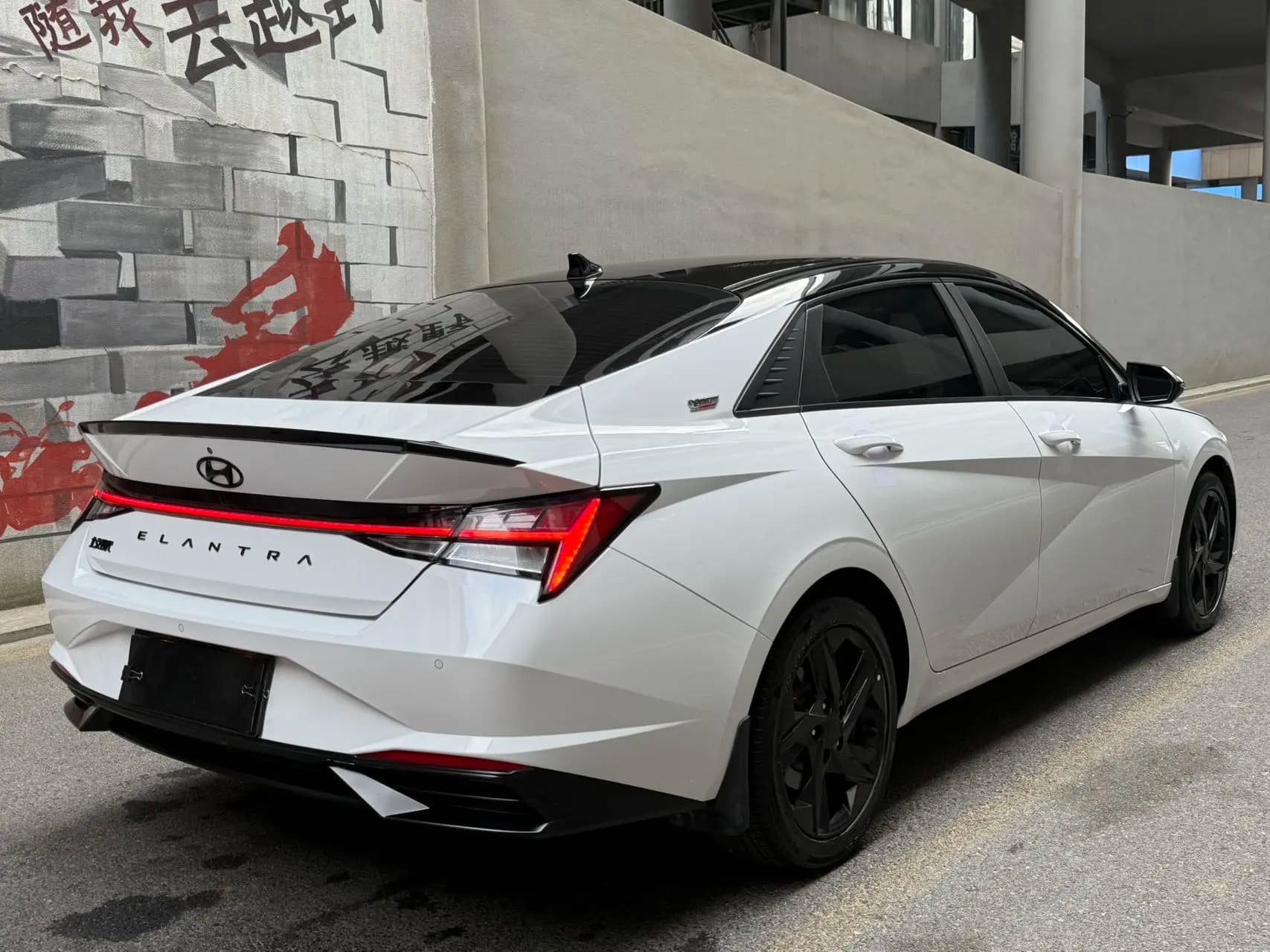 Hyundai Elantra 2023 г. 38022 км. — фото 6