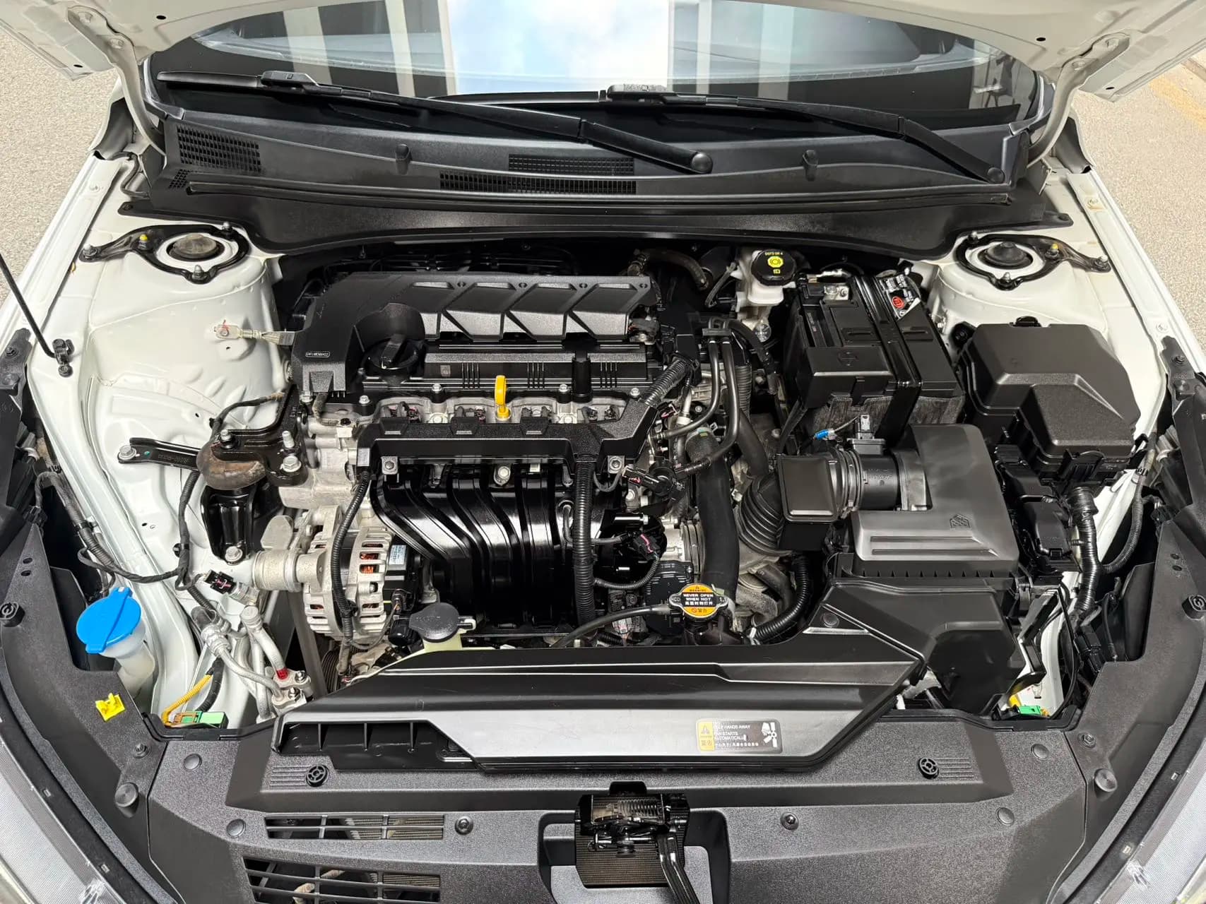 Hyundai Elantra 2023 г. 38022 км. — фото 8