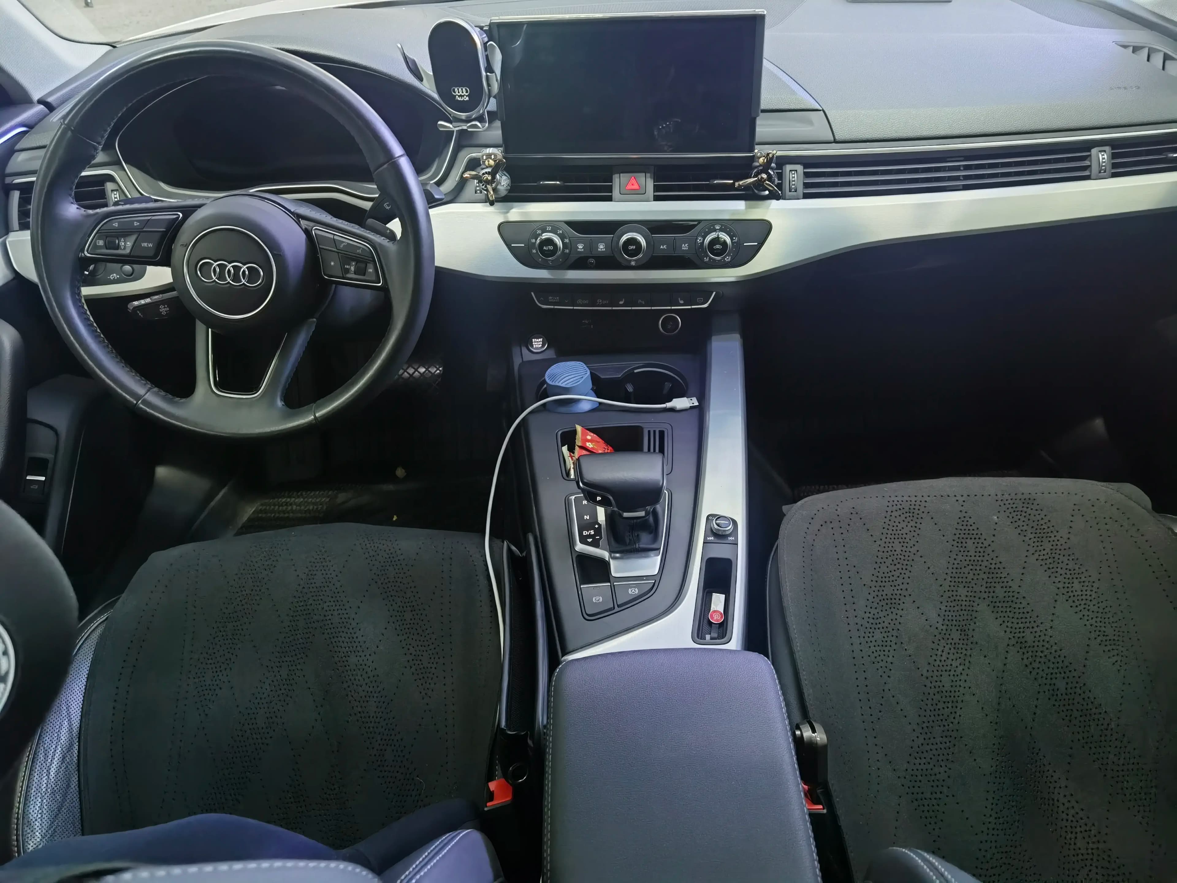 Audi A4L 2021 г. 42129 км. — фото 8