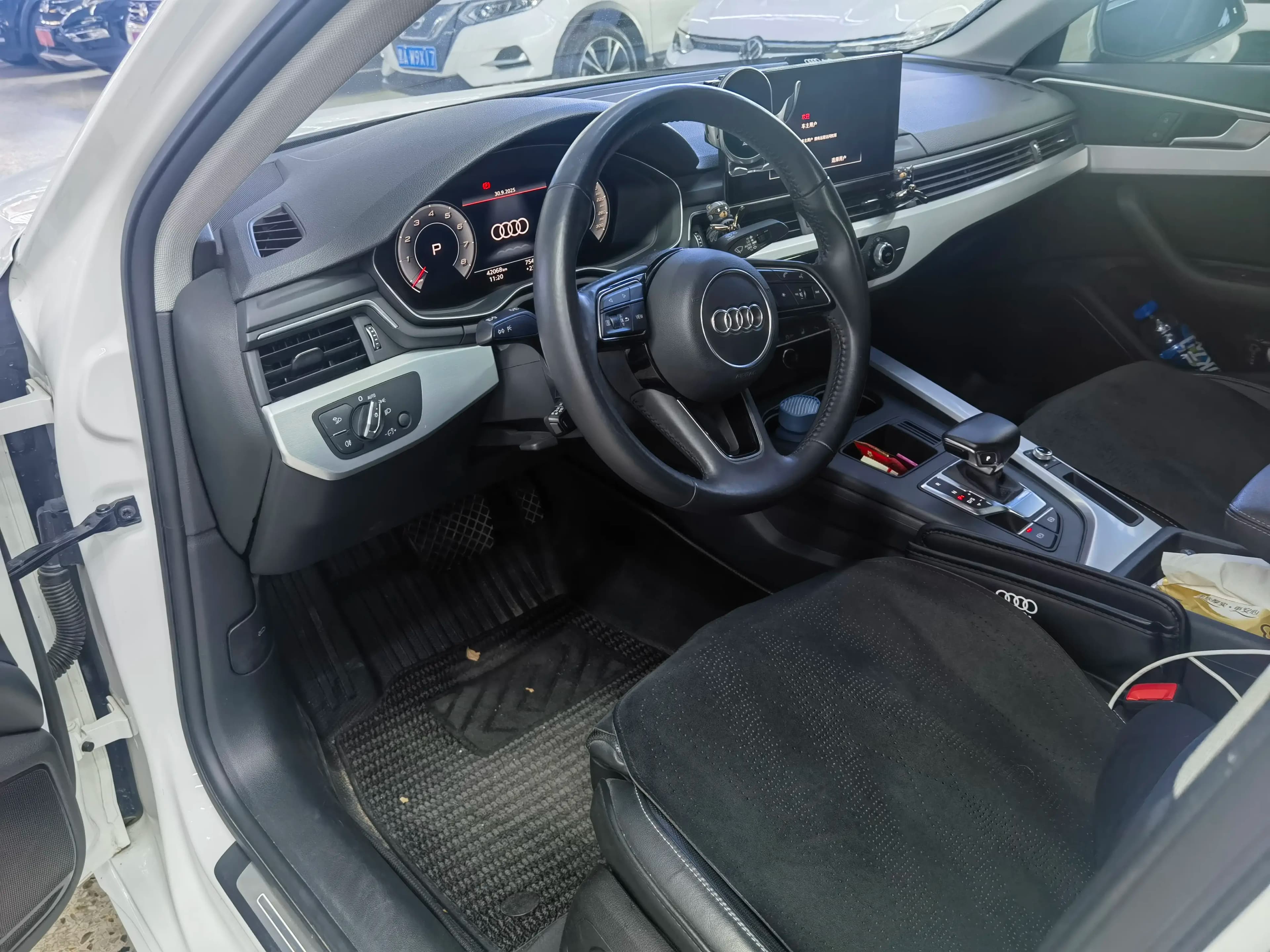 Audi A4L 2021 г. 42129 км. — фото 10