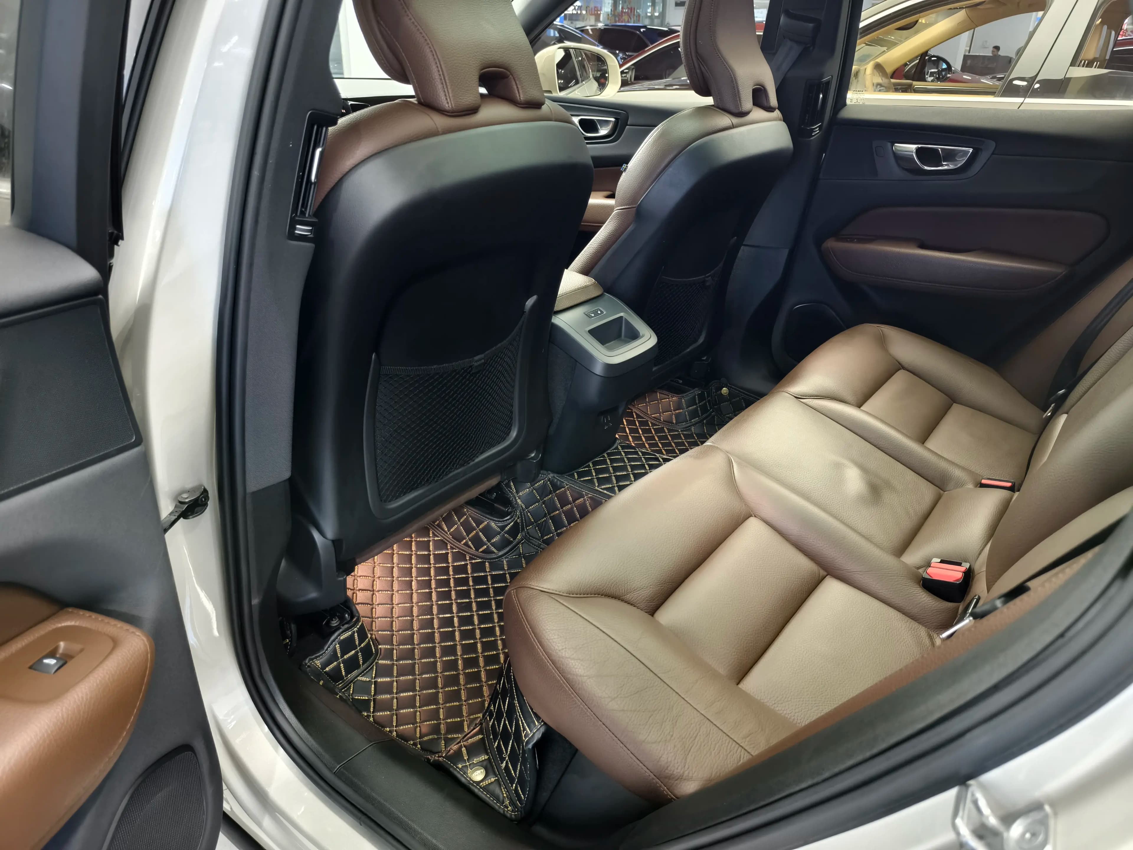 Volvo XC60 2021 г. 38148 км. — фото 15