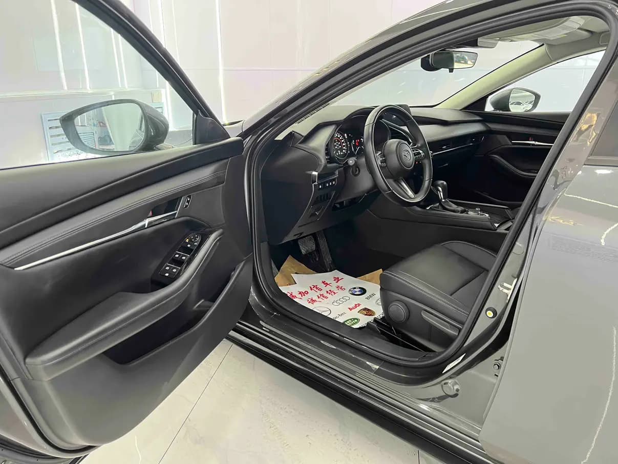 Mazda Axela 2023 г. 38000 км. — фото 12