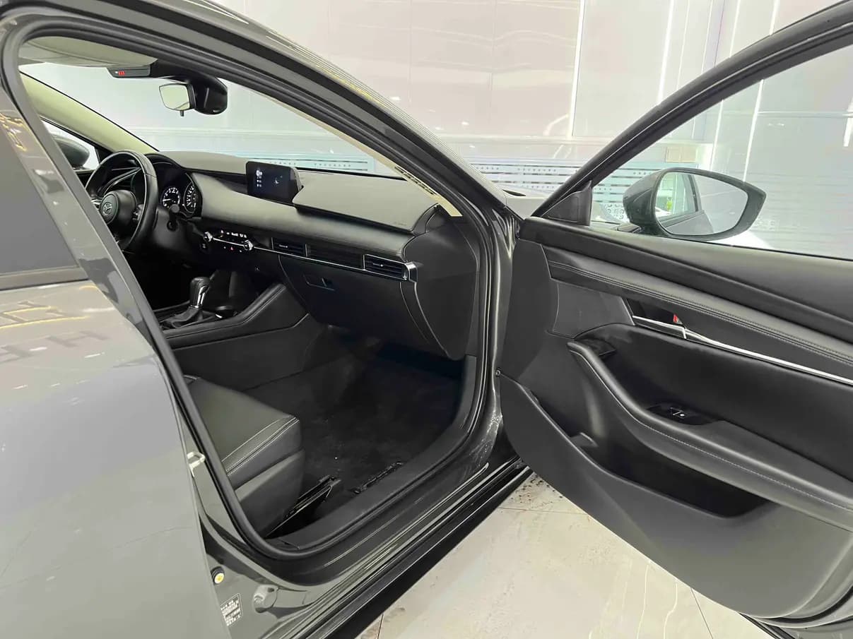 Mazda Axela 2023 г. 38000 км. — фото 14