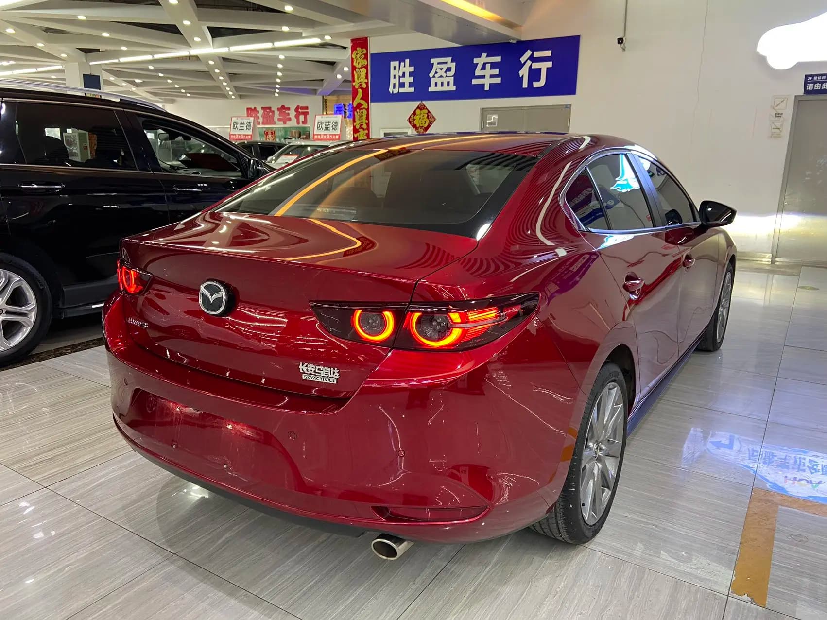 Mazda Axela 2023 г. 32000 км. — фото 2
