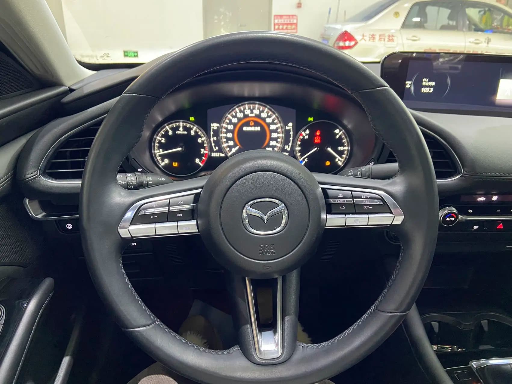 Mazda Axela 2023 г. 32000 км. — фото 11