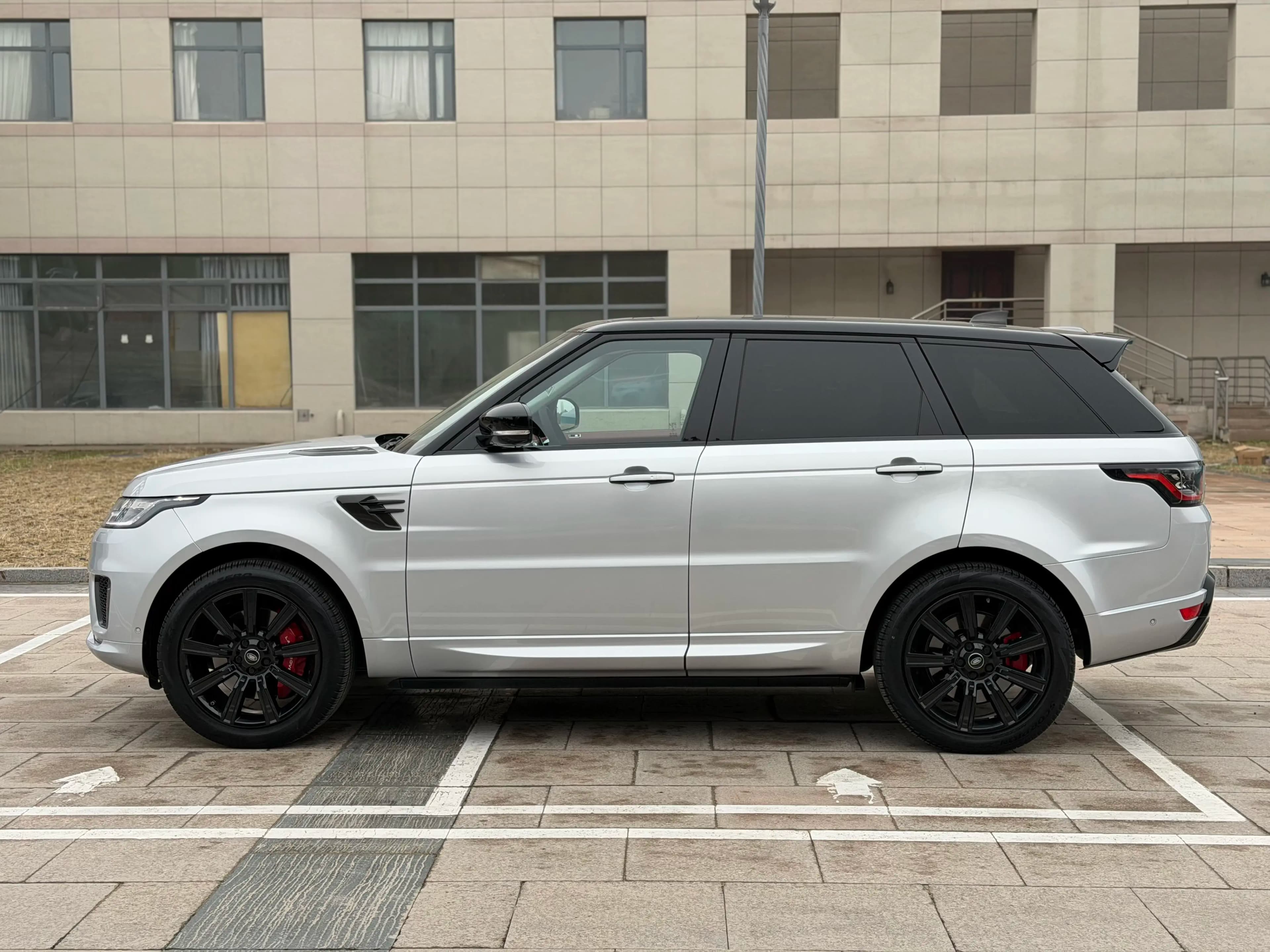 Land Rover Range Rover Sport 2021 г. 76000 км. — фото 4