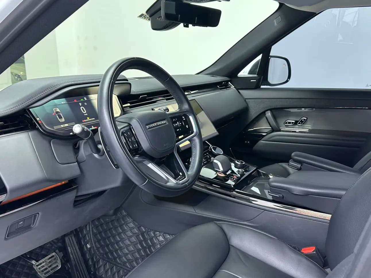 Land Rover Range Rover Sport 2023 г. 39000 км. — фото 10