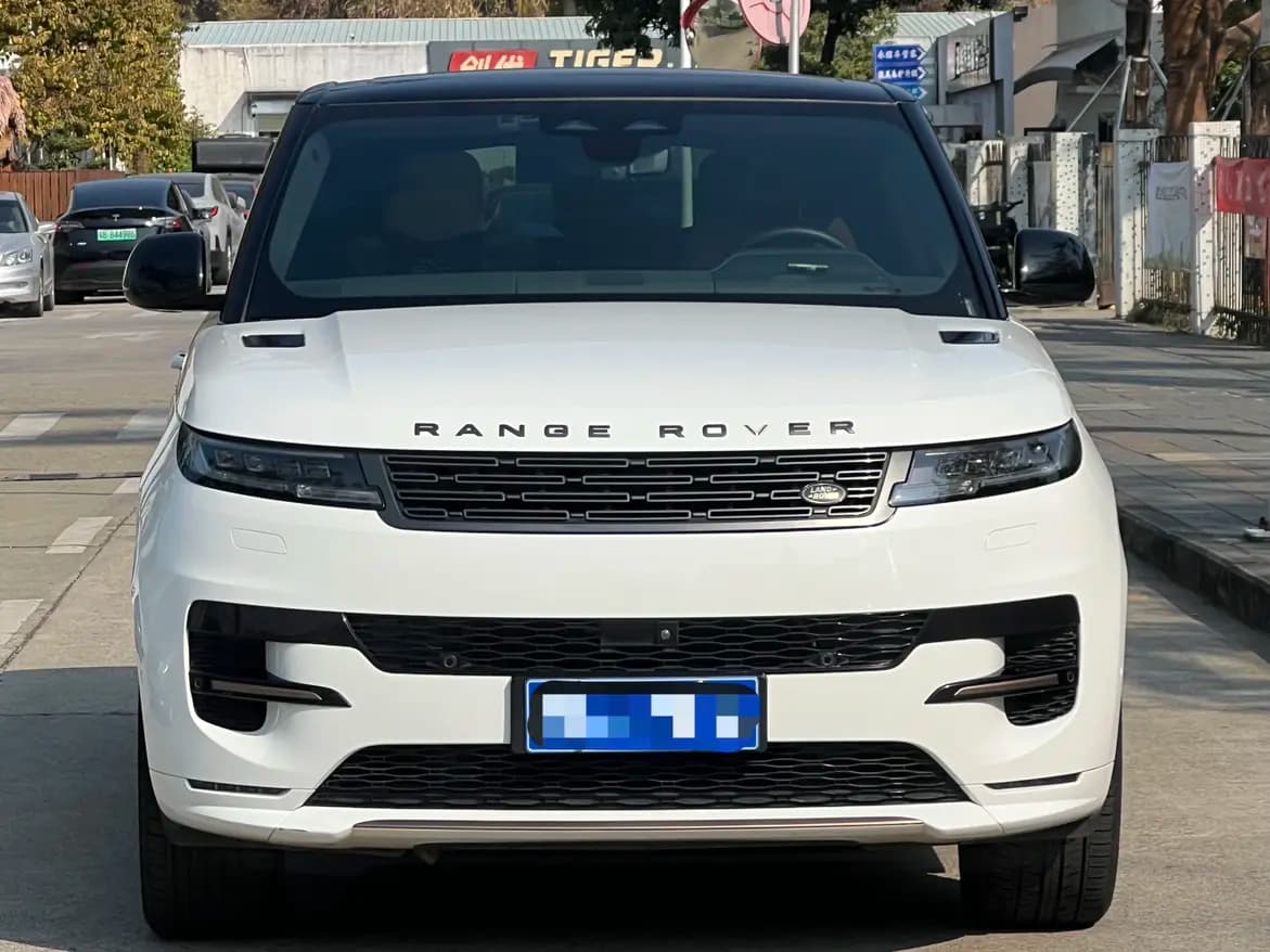 Land Rover Range Rover Sport 2024 г. 100000 км. — фото 2