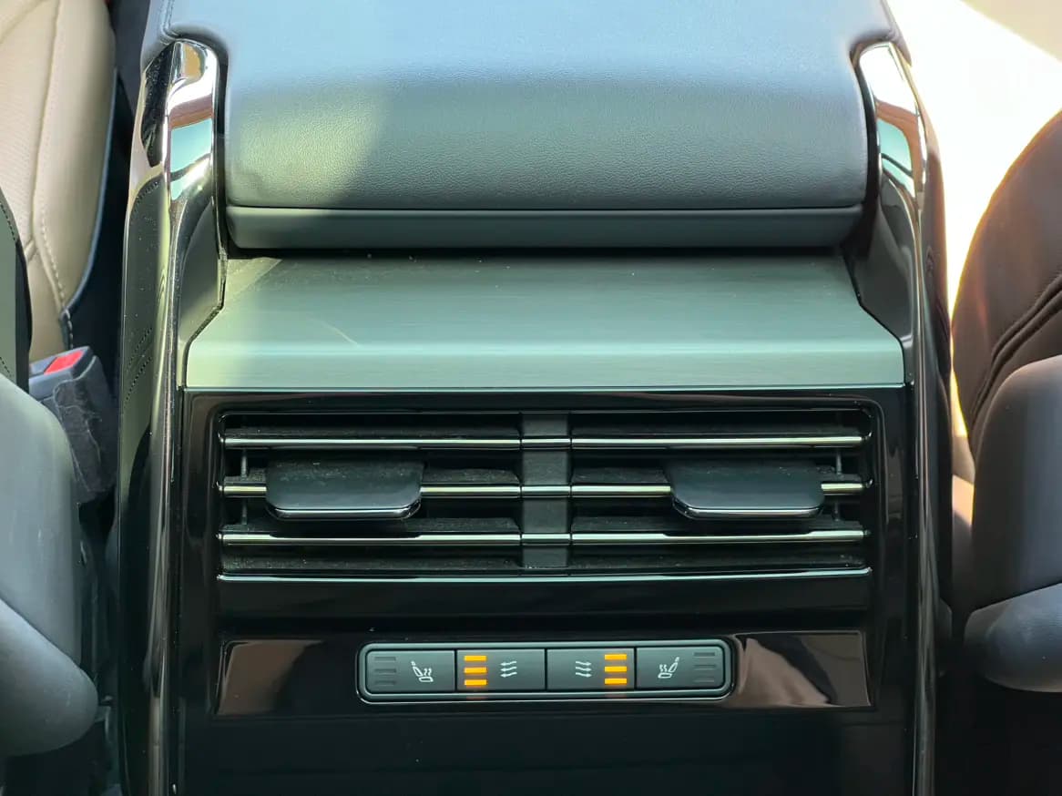 Land Rover Range Rover Sport 2024 г. 100000 км. — фото 4