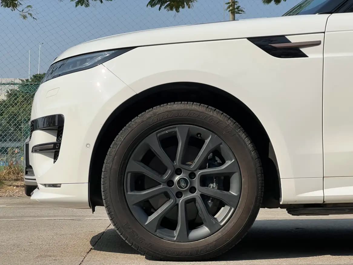 Land Rover Range Rover Sport 2024 г. 100000 км. — фото 6