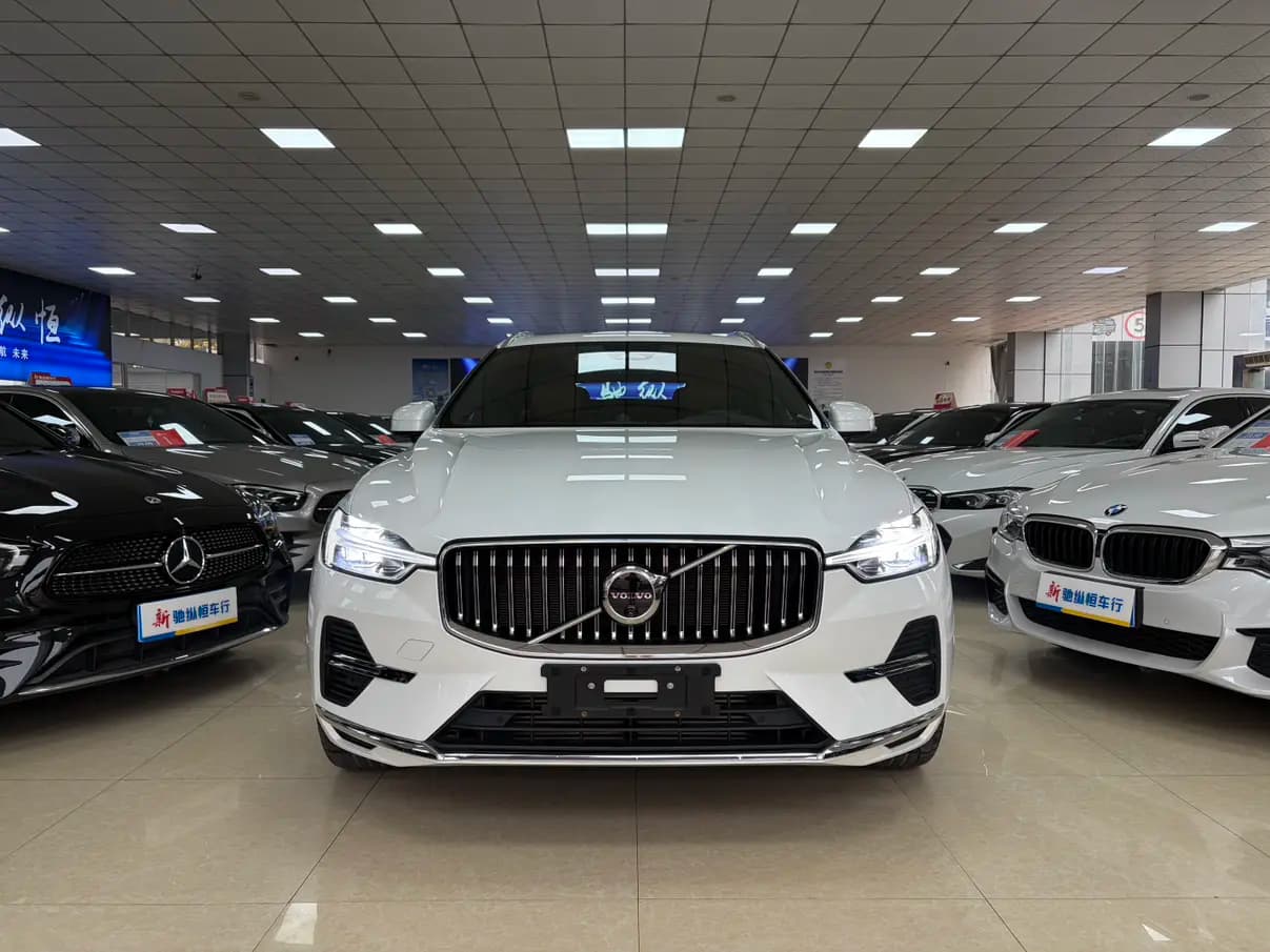 Volvo XC60 PHEV 2024 г. 12149 км. — фото 2