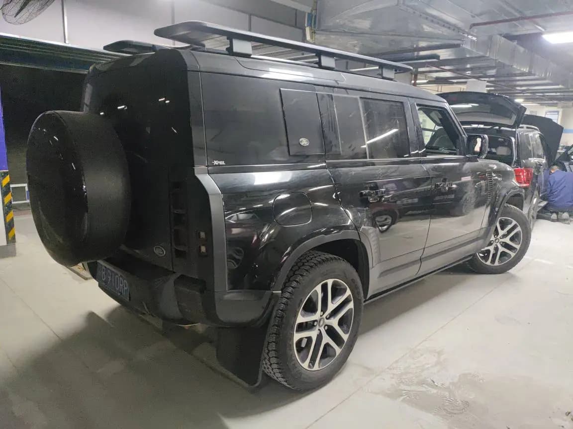 Land Rover Guard 2022 г. 81000 км. — фото 3