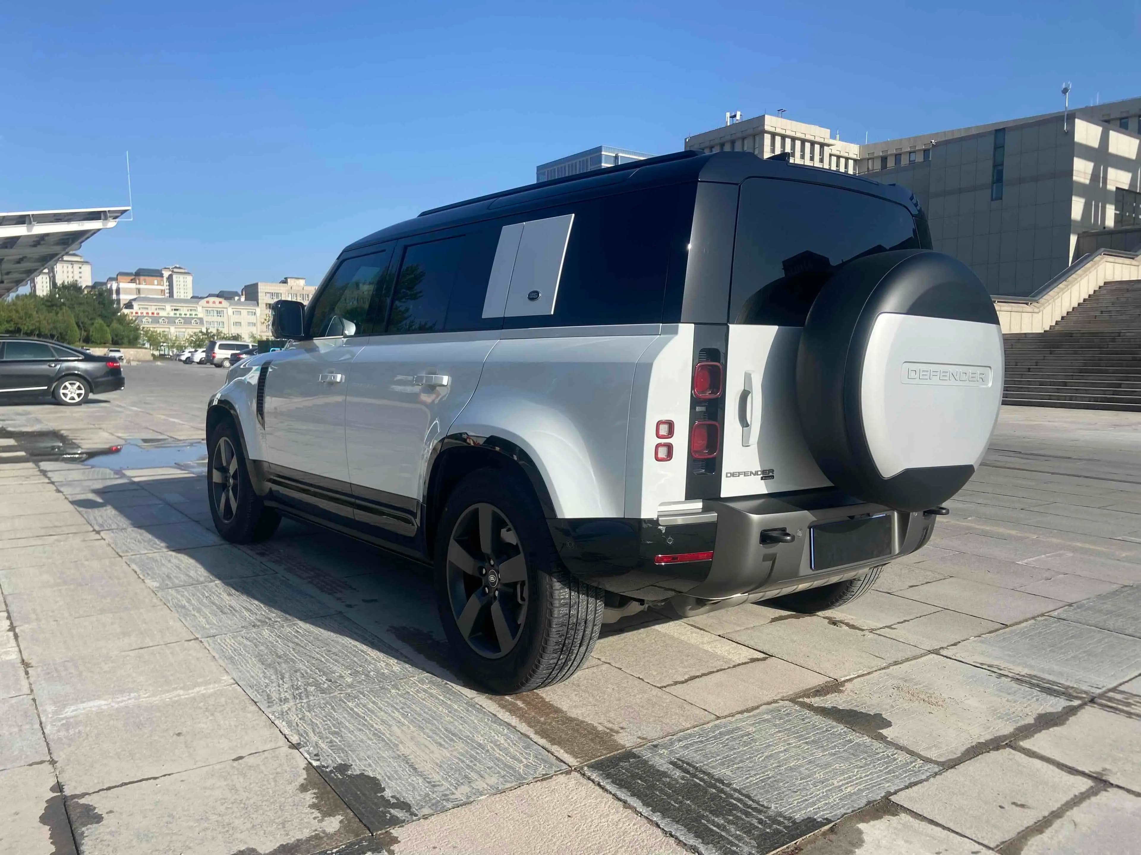 Land Rover Guard 2023 г. 47141 км. — фото 3