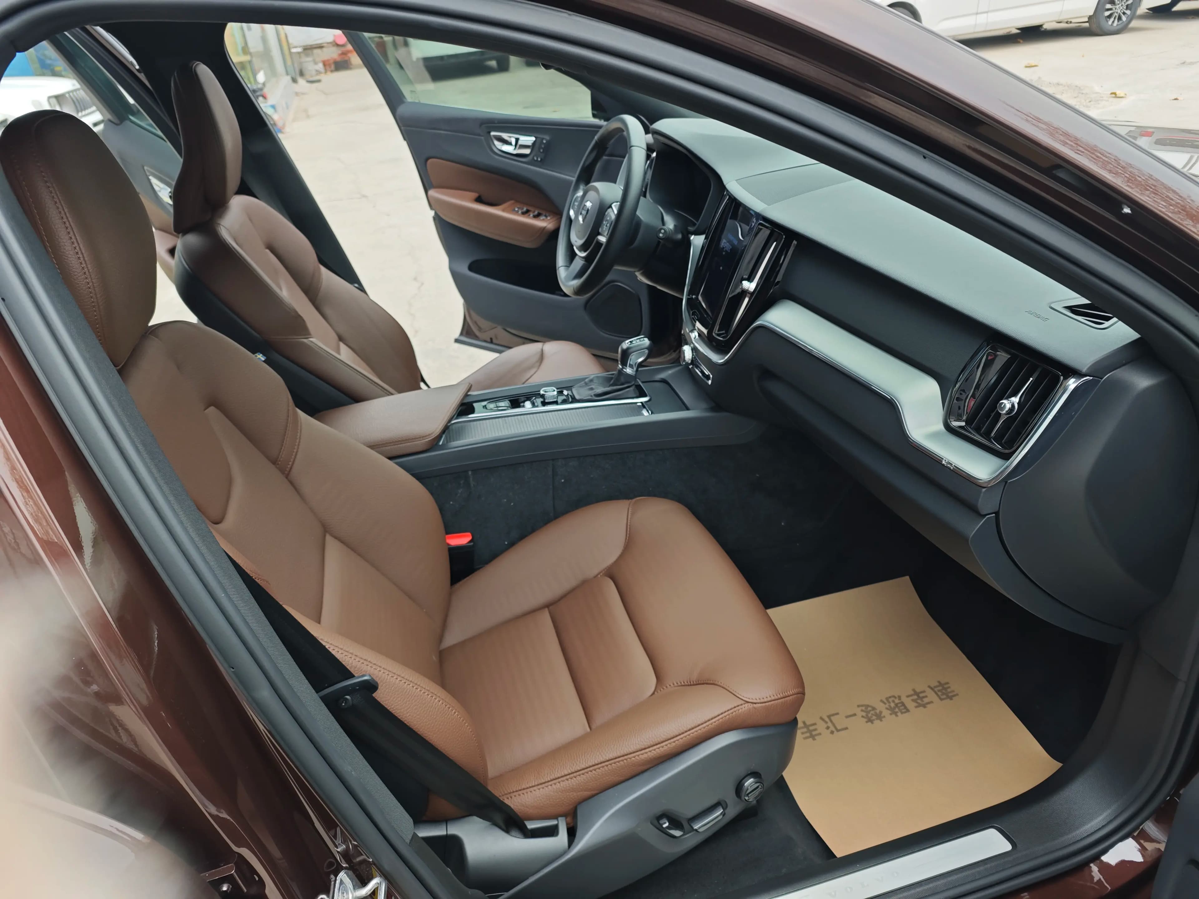 Volvo XC60 2021 г. 54000 км. — фото 13